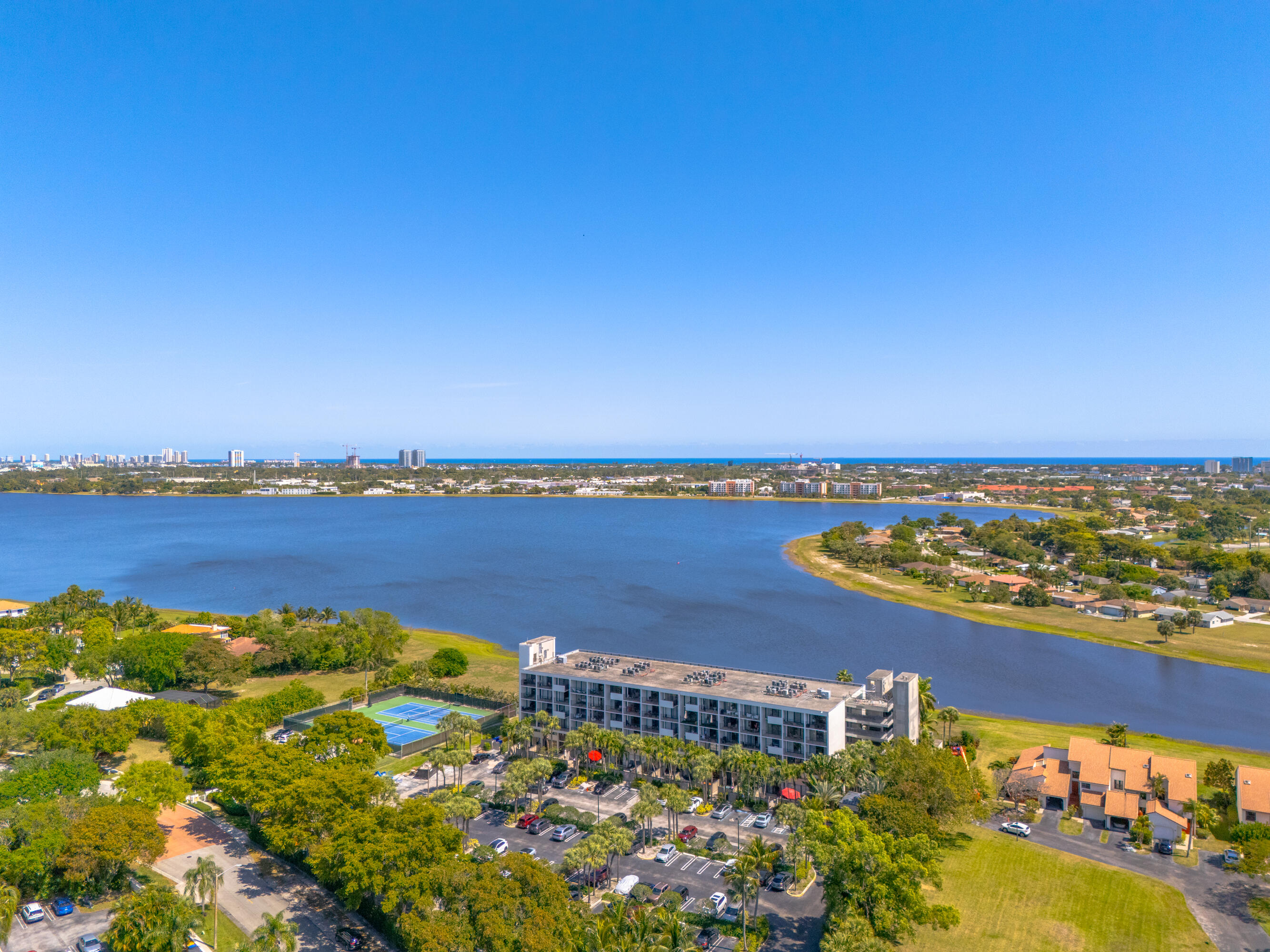 1830 Embassy Drive 502, West Palm Beach Unit: 502
