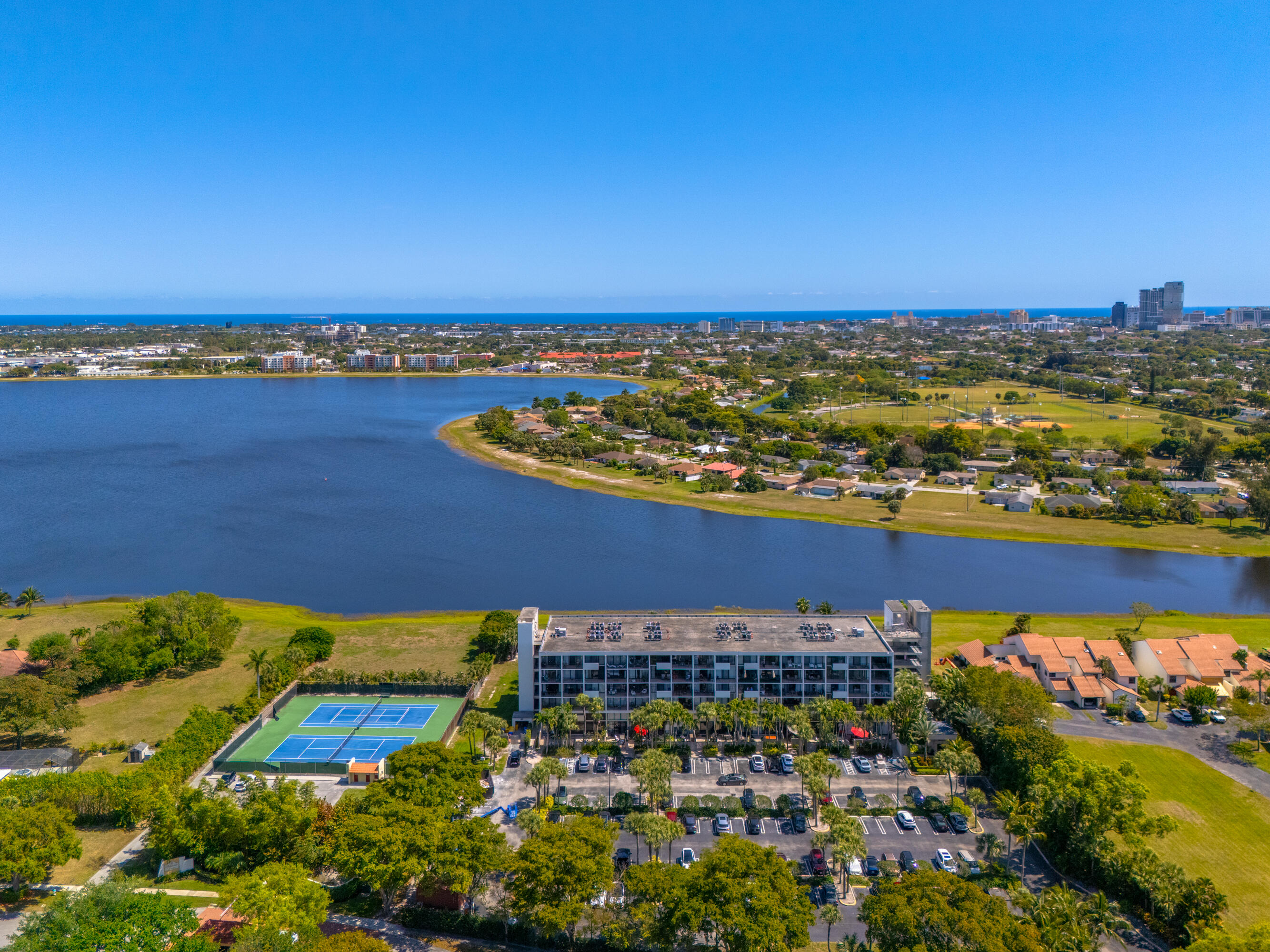 1830 Embassy Drive 502, West Palm Beach Unit: 502