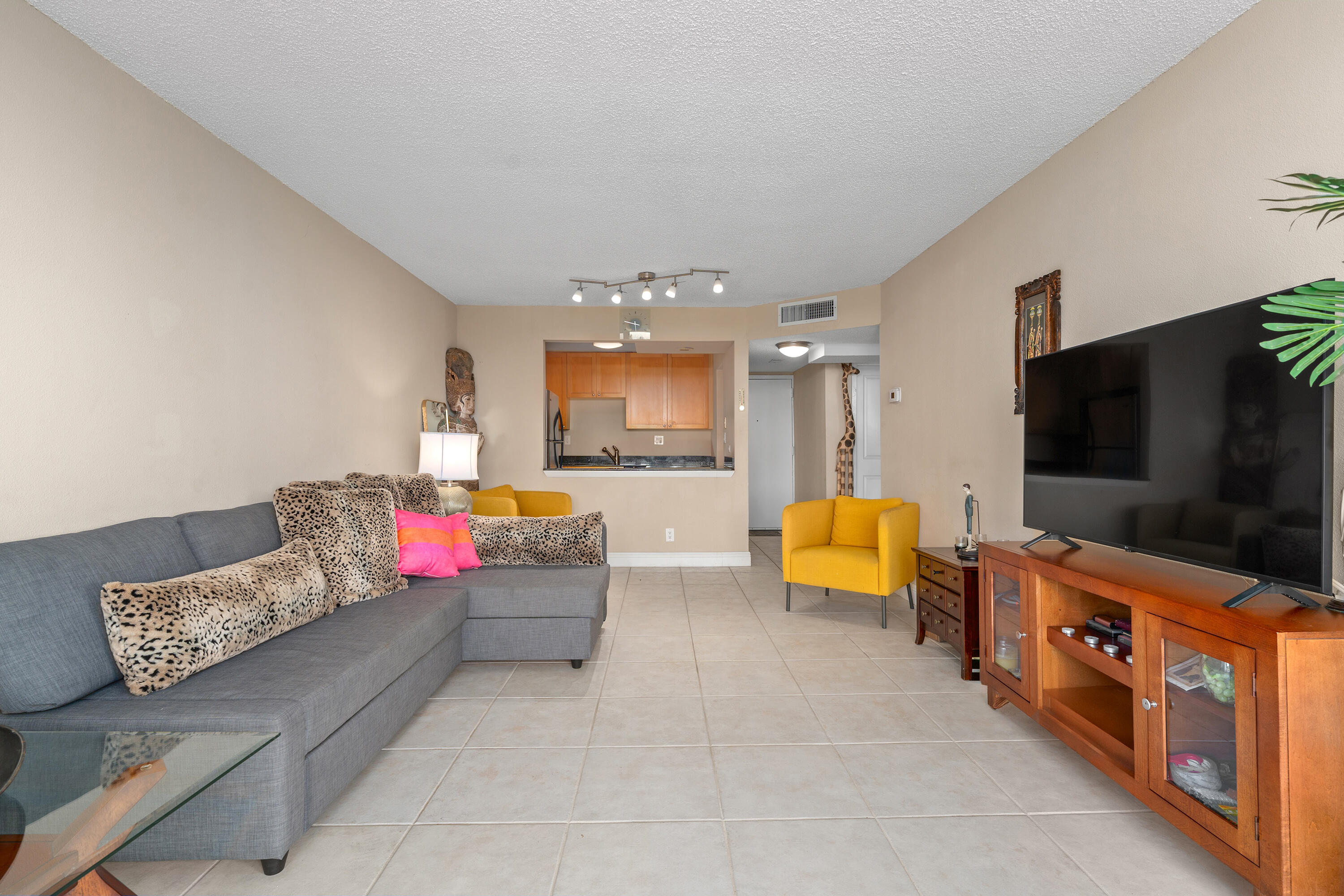 1830 Embassy Drive 502, West Palm Beach Unit: 502