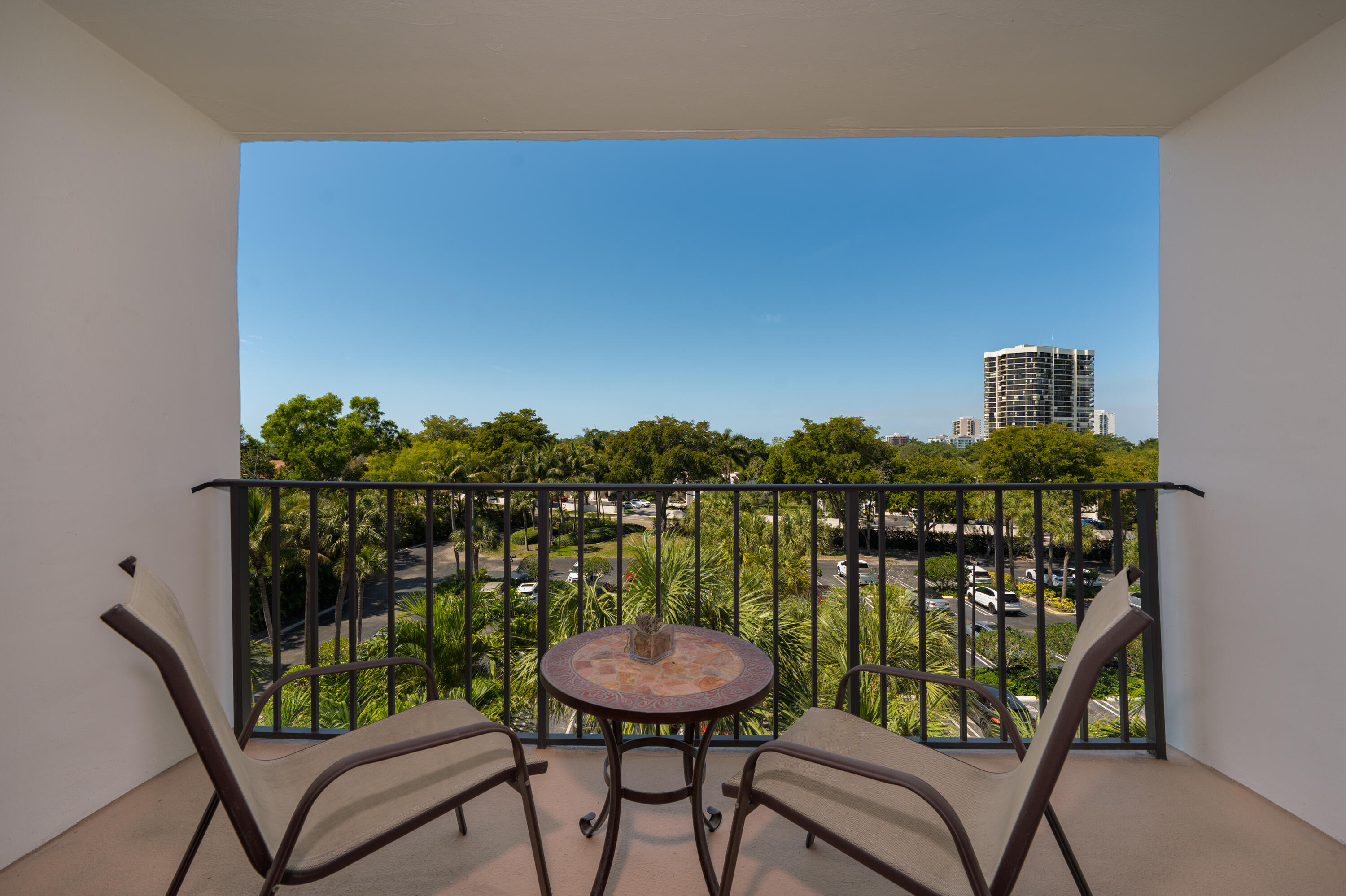 1830 Embassy Drive 502, West Palm Beach Unit: 502