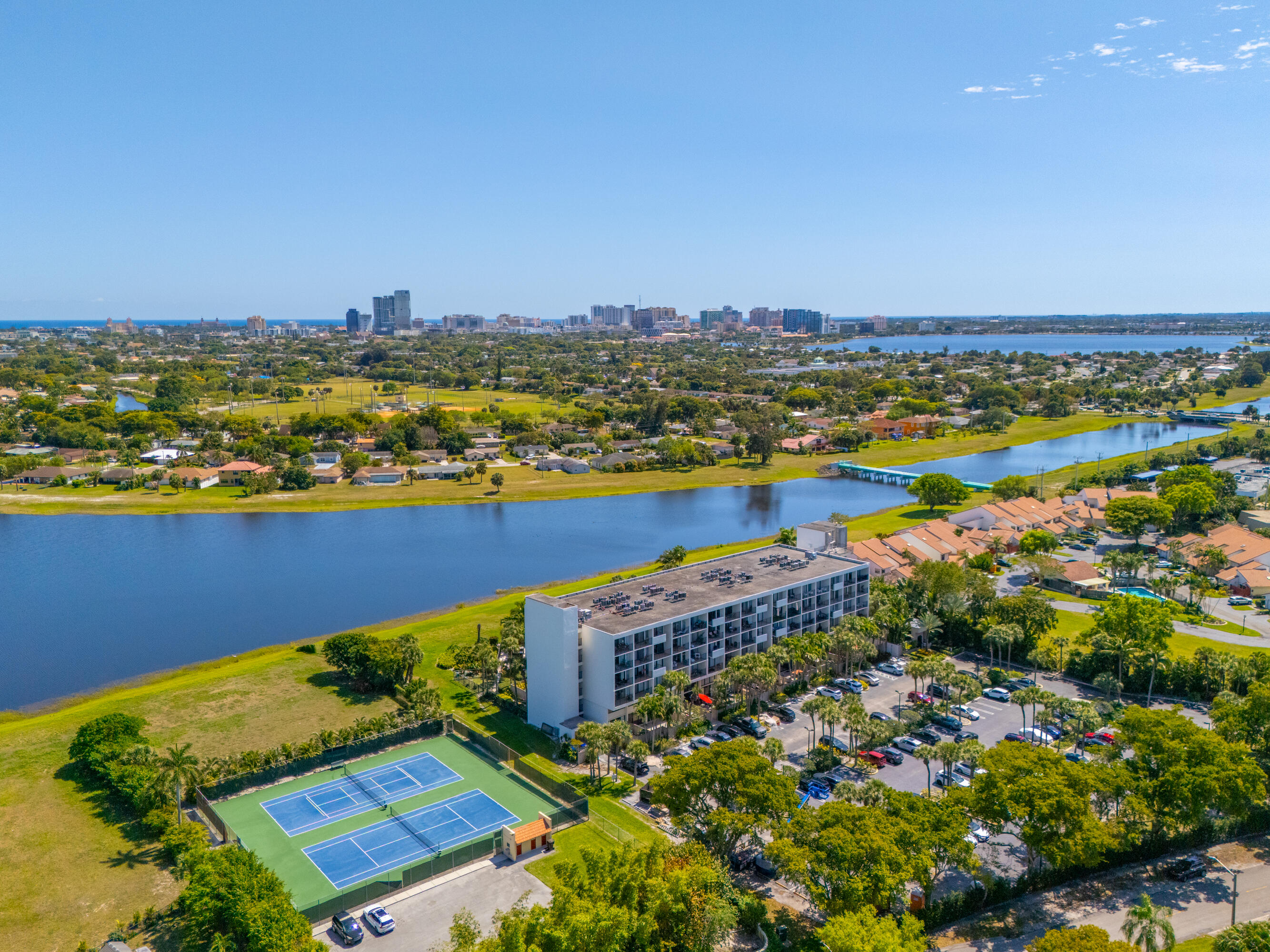 1830 Embassy Drive 502, West Palm Beach Unit: 502