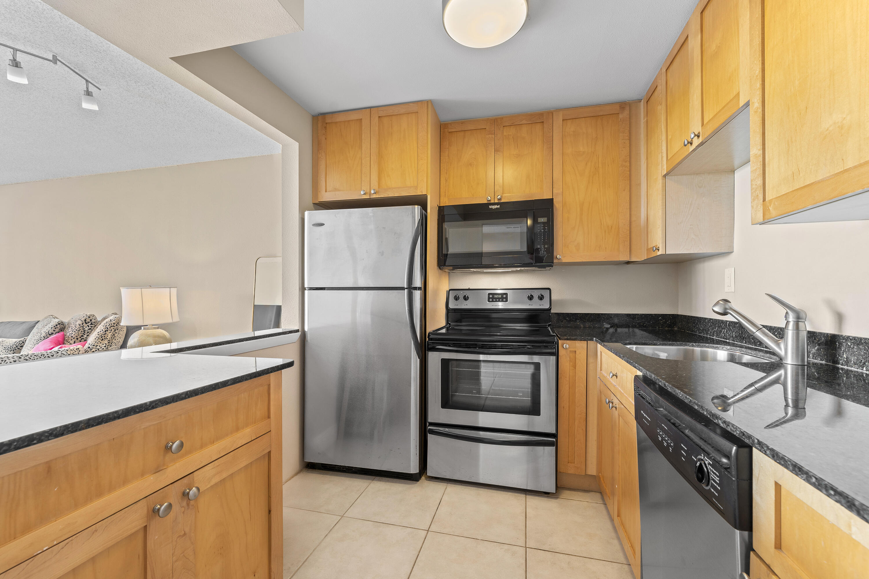 1830 Embassy Drive 502, West Palm Beach Unit: 502