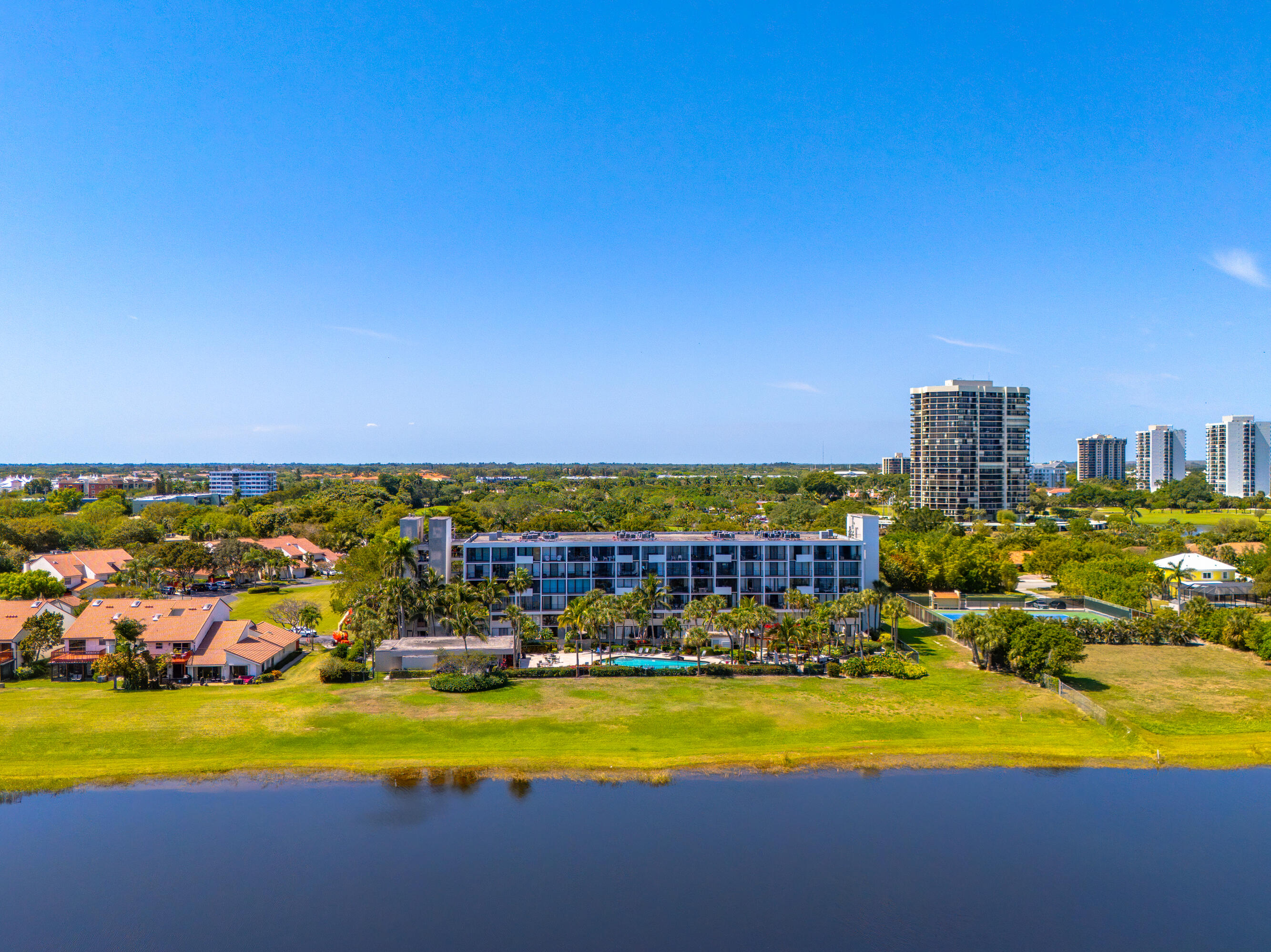 1830 Embassy Drive 502, West Palm Beach Unit: 502
