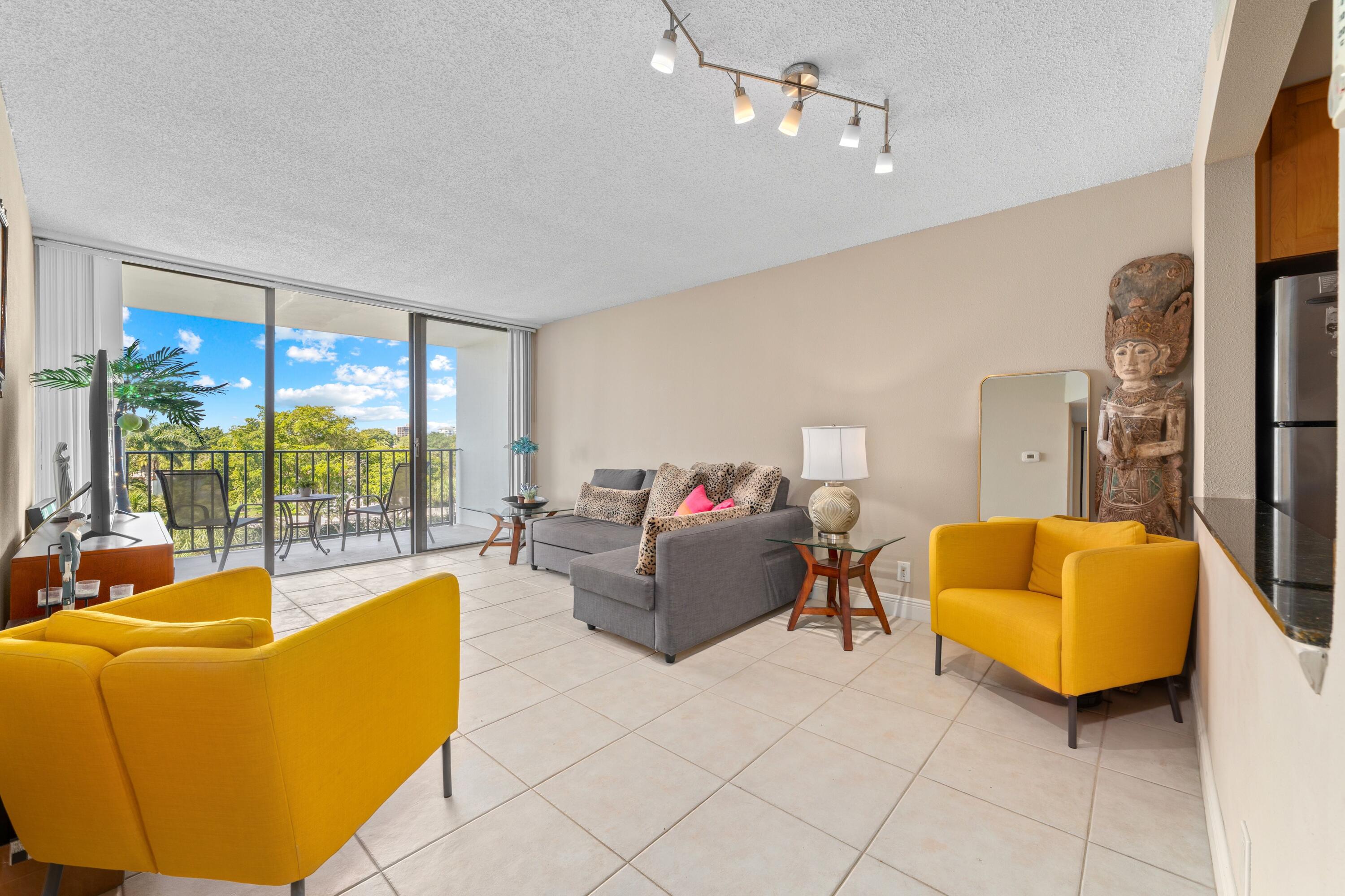 1830 Embassy Drive 502, West Palm Beach Unit: 502