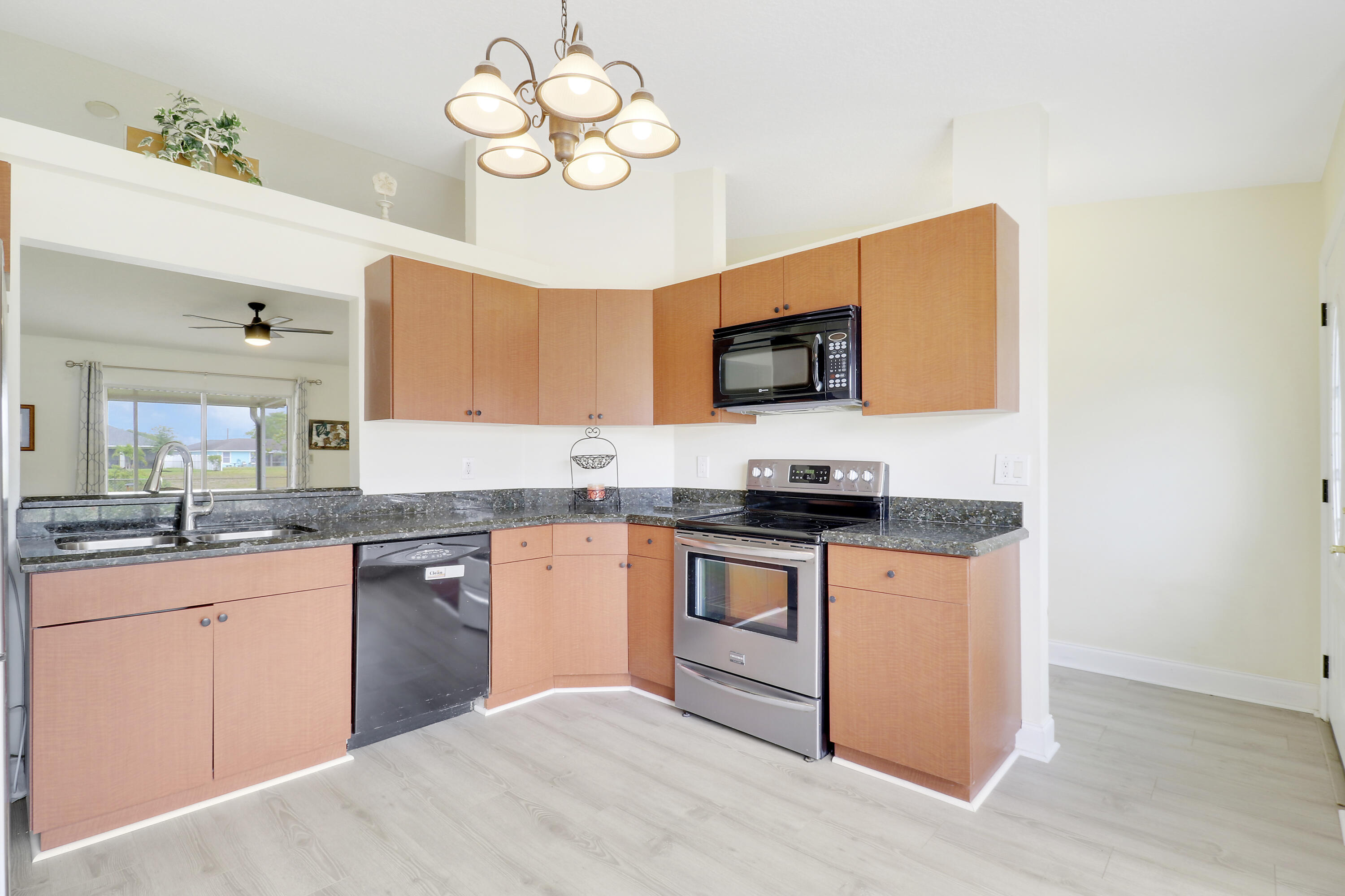 409 SW North Quick Circle, Port St. Lucie