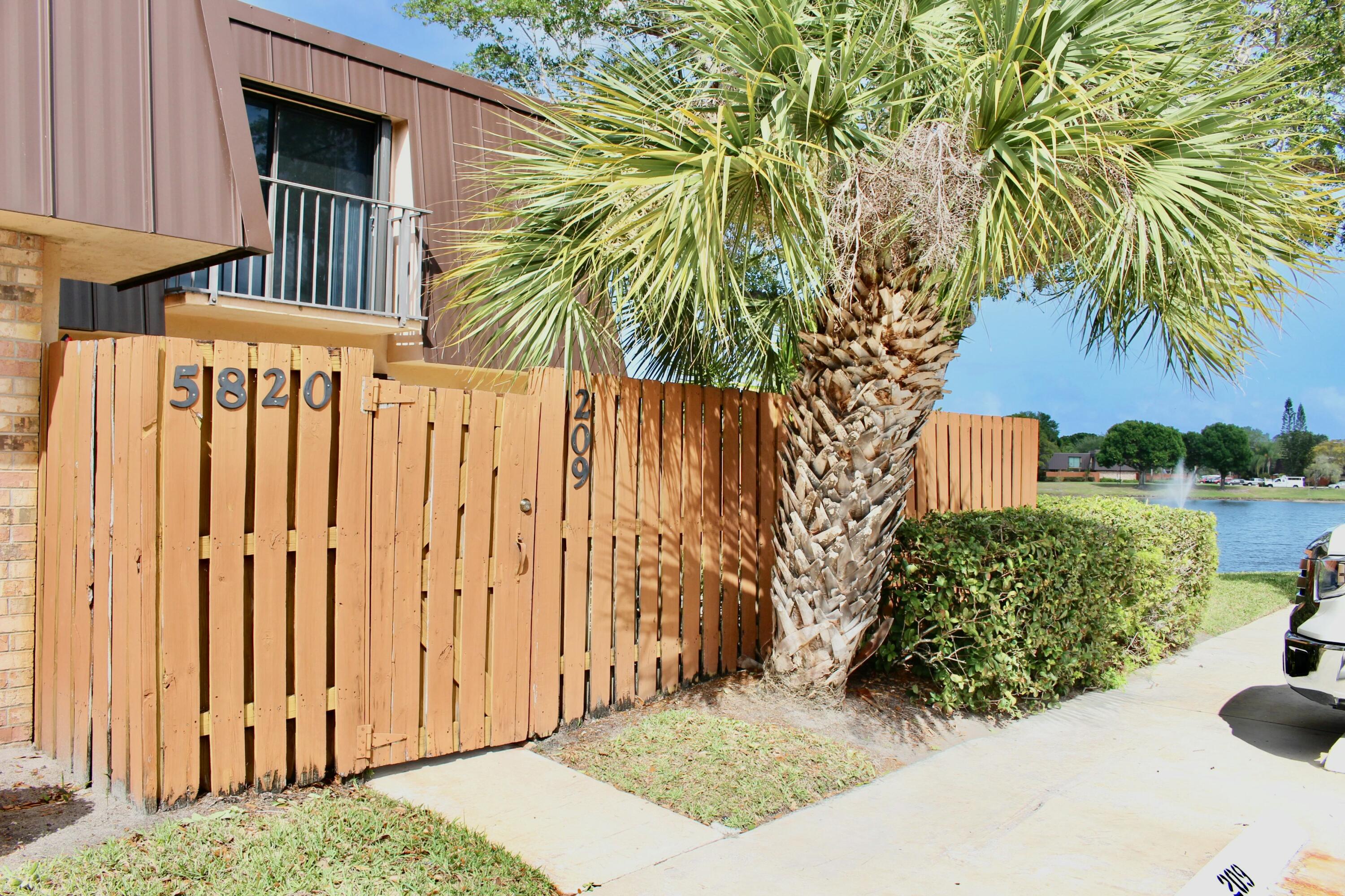 5820 SE Windsong Lane, Stuart