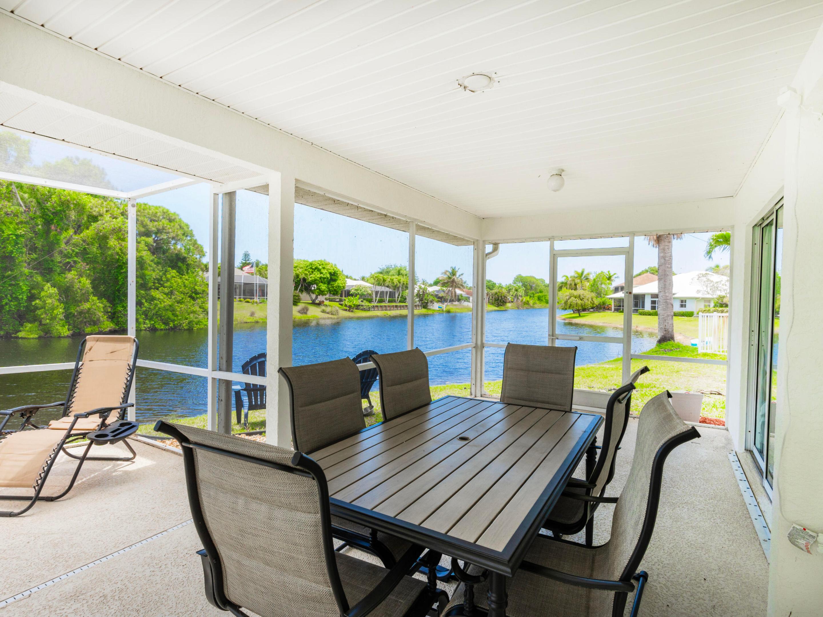 1123 SW Oak Hollow Court, Palm City