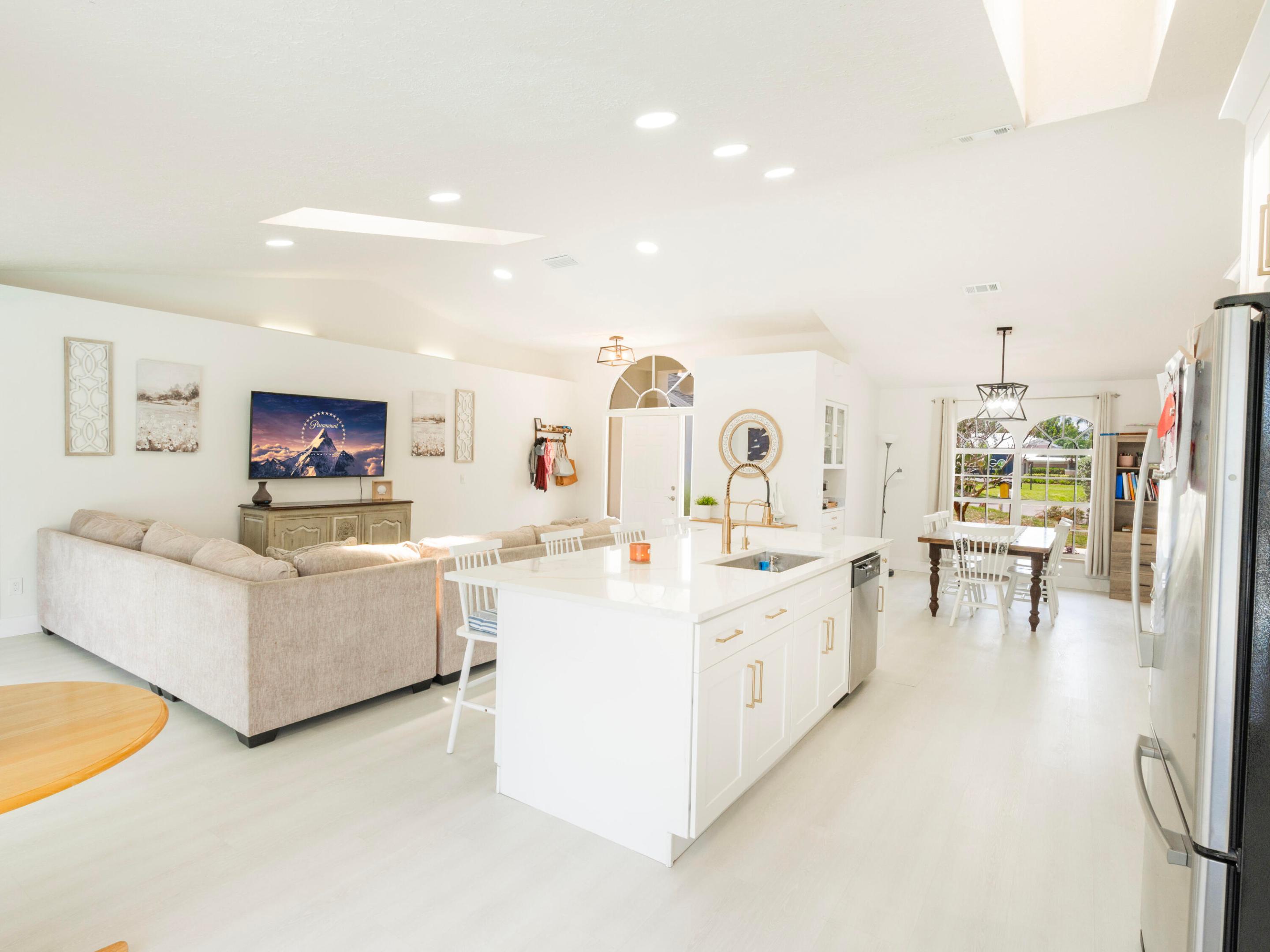 1123 SW Oak Hollow Court, Palm City