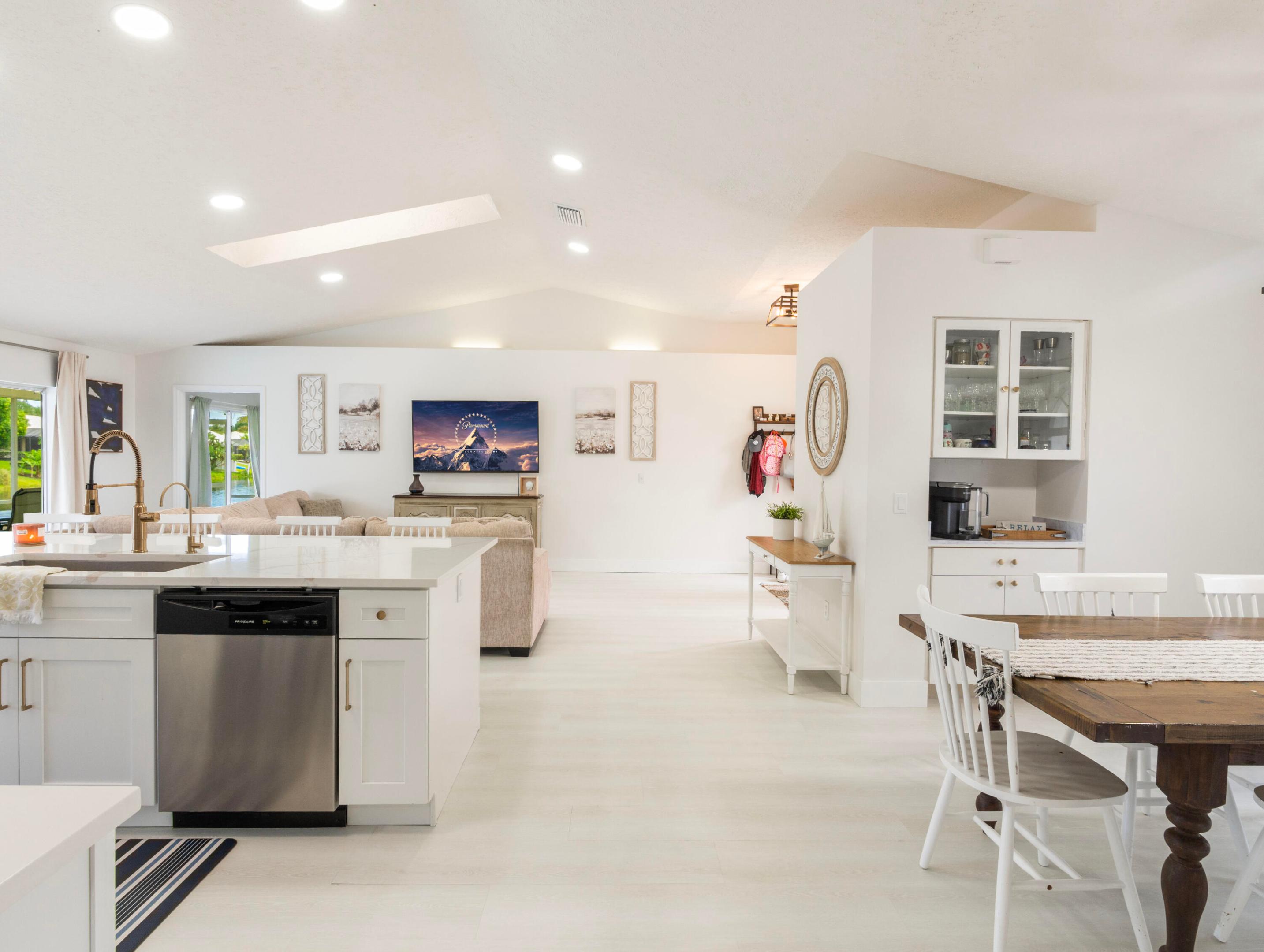 1123 SW Oak Hollow Court, Palm City