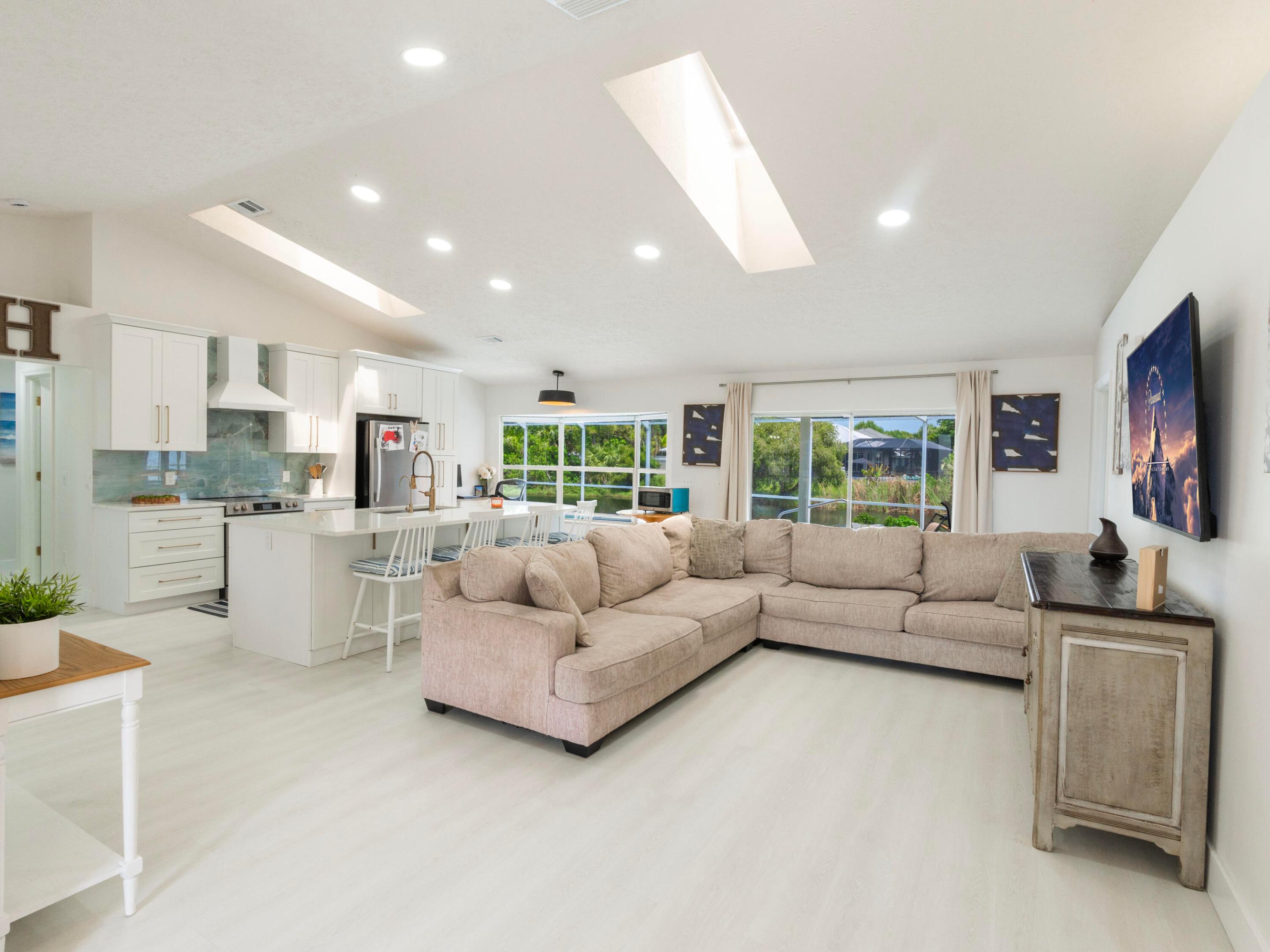 1123 SW Oak Hollow Court, Palm City
