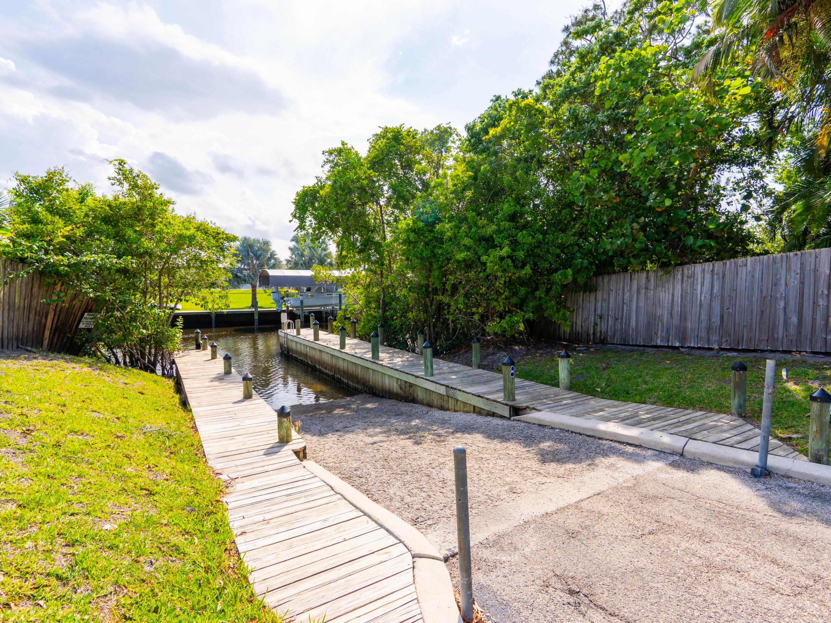 1123 SW Oak Hollow Court, Palm City