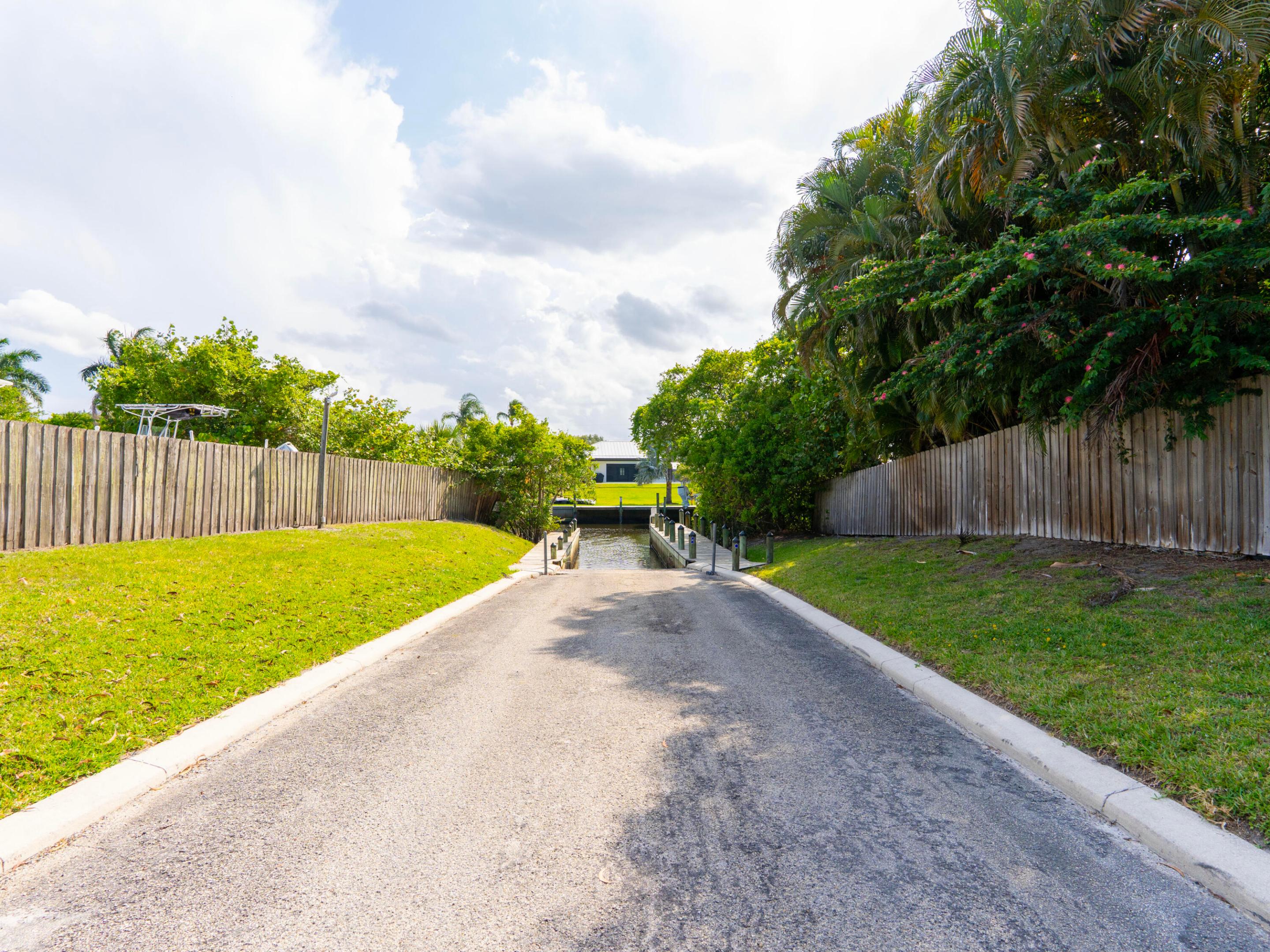 1123 SW Oak Hollow Court, Palm City