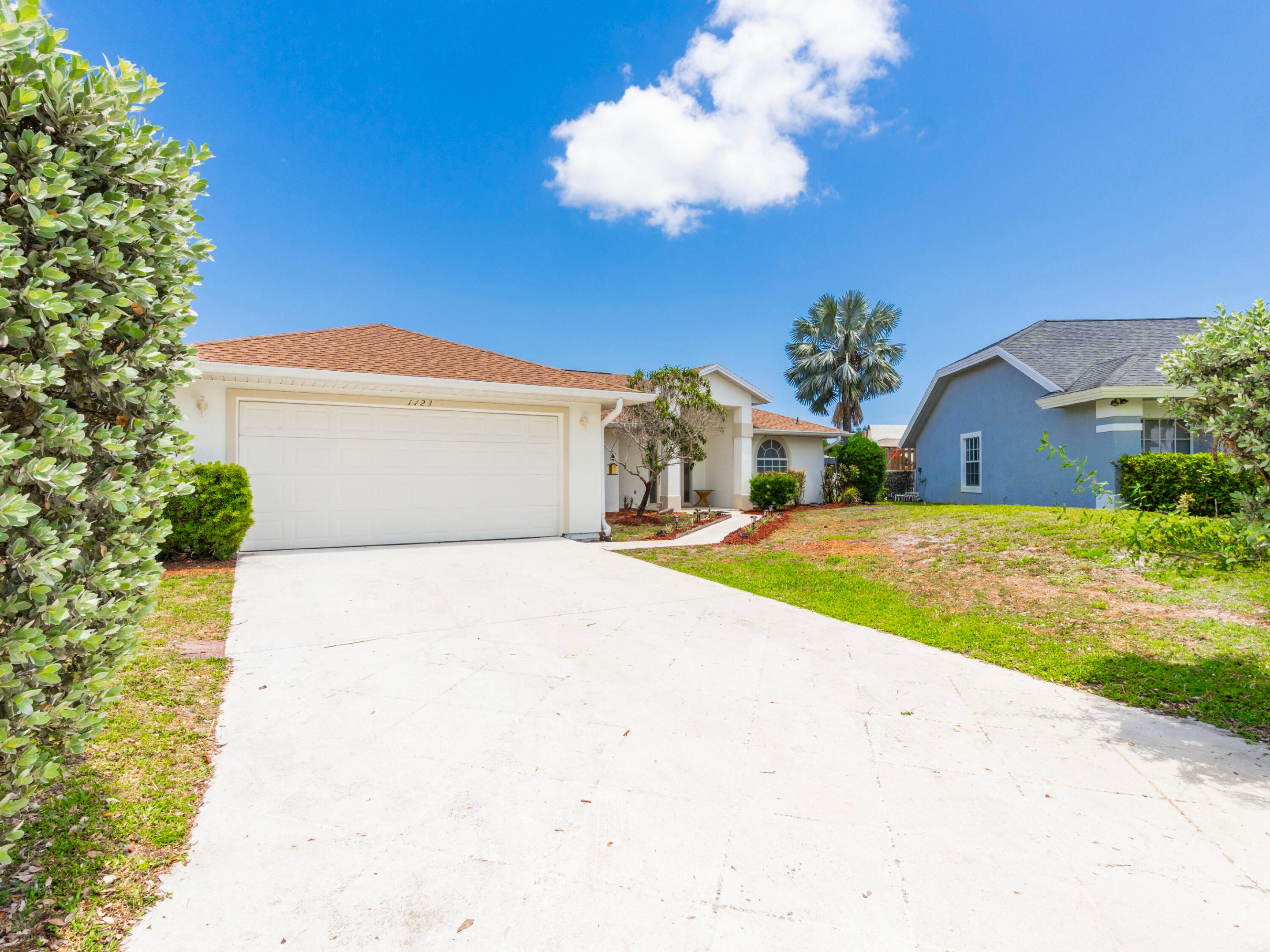 1123 SW Oak Hollow Court, Palm City