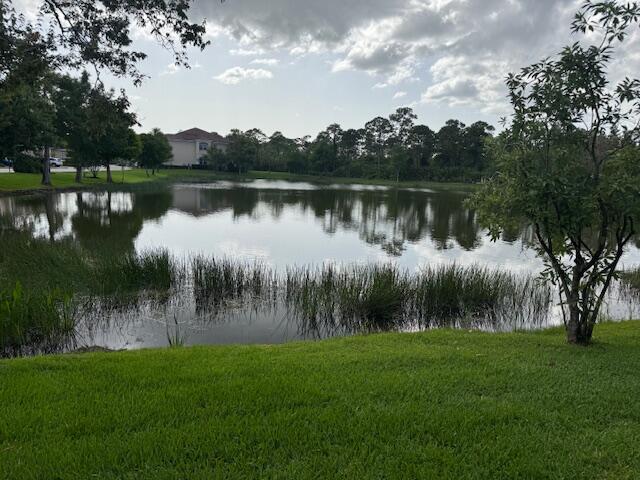 329 SW Otter Run Place, Stuart