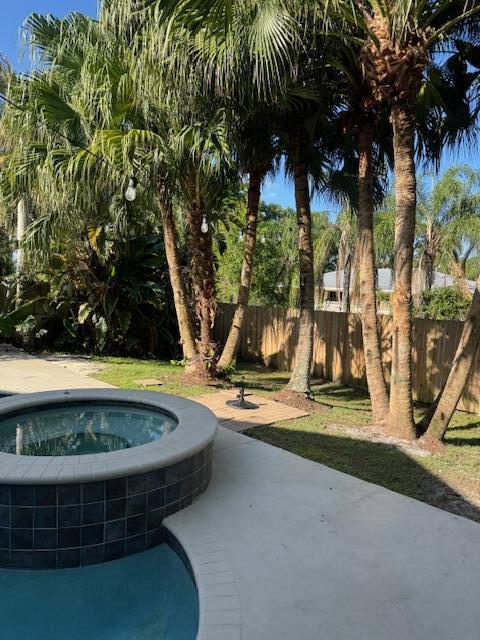 2420 SE Springtree Place, Stuart
