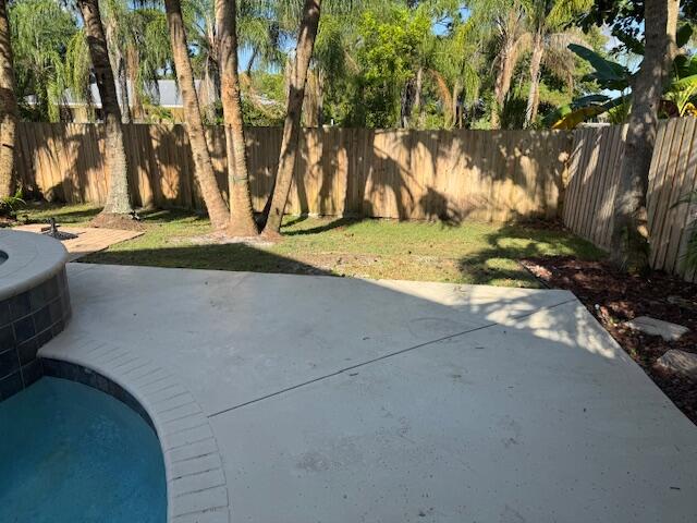 2420 SE Springtree Place, Stuart