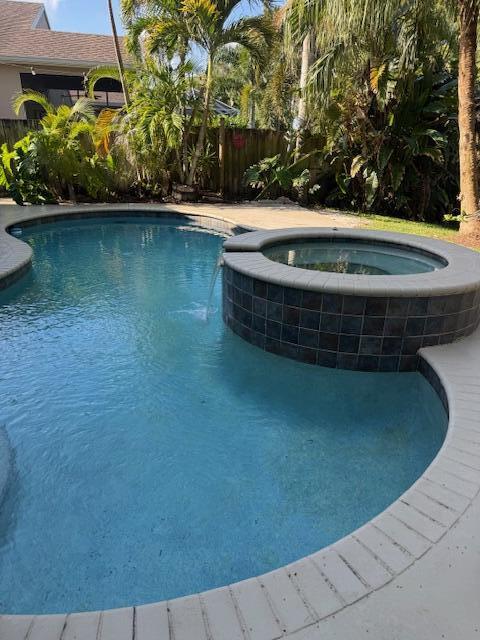 2420 SE Springtree Place, Stuart