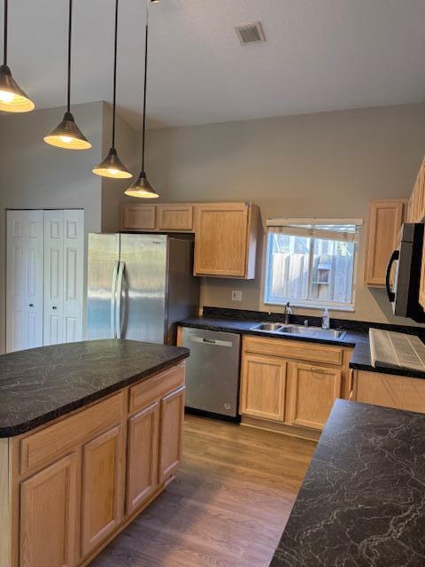 2420 SE Springtree Place, Stuart