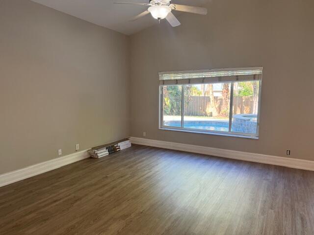 2420 SE Springtree Place, Stuart