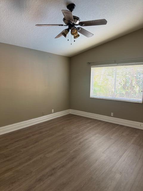 2420 SE Springtree Place, Stuart