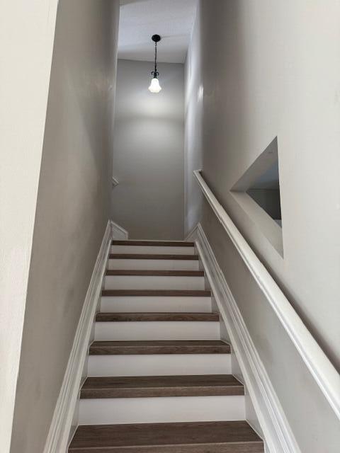 2420 SE Springtree Place, Stuart