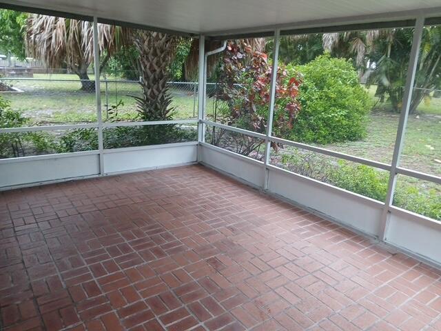 709 SE Alamanda Way, Stuart