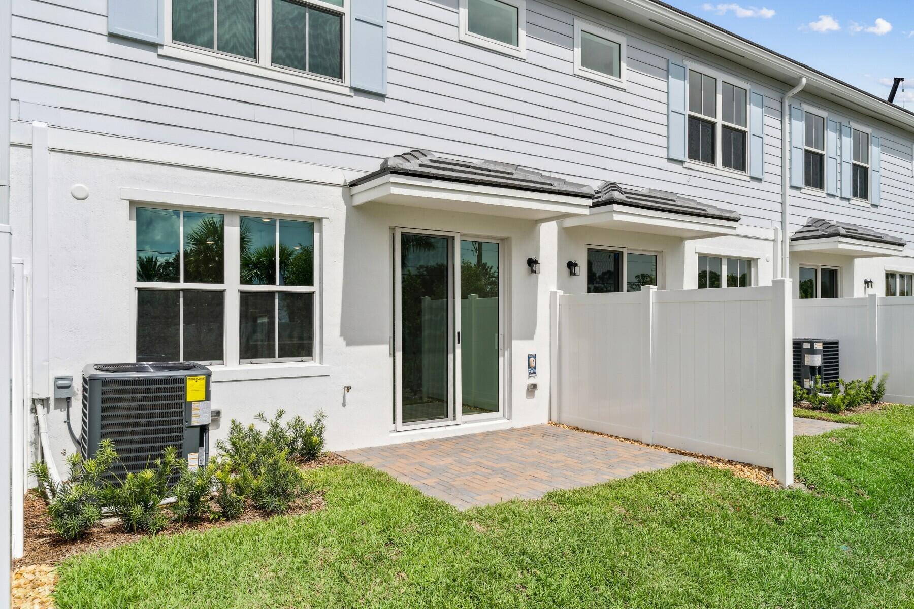 146 SE Birch Terrace 1686