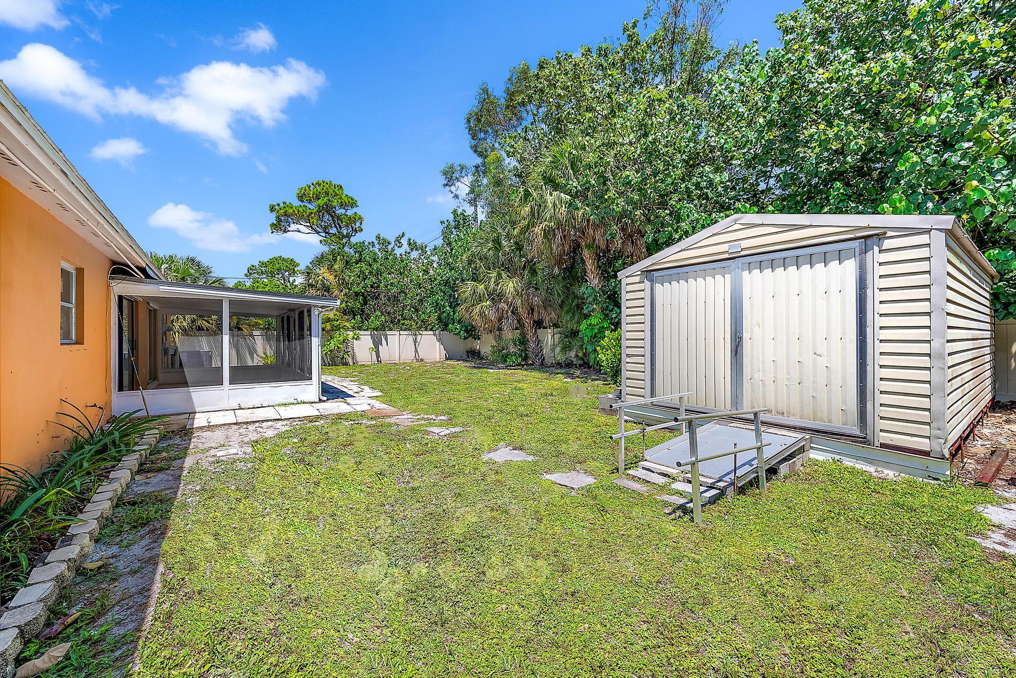 1017 SE 16th Court, Stuart