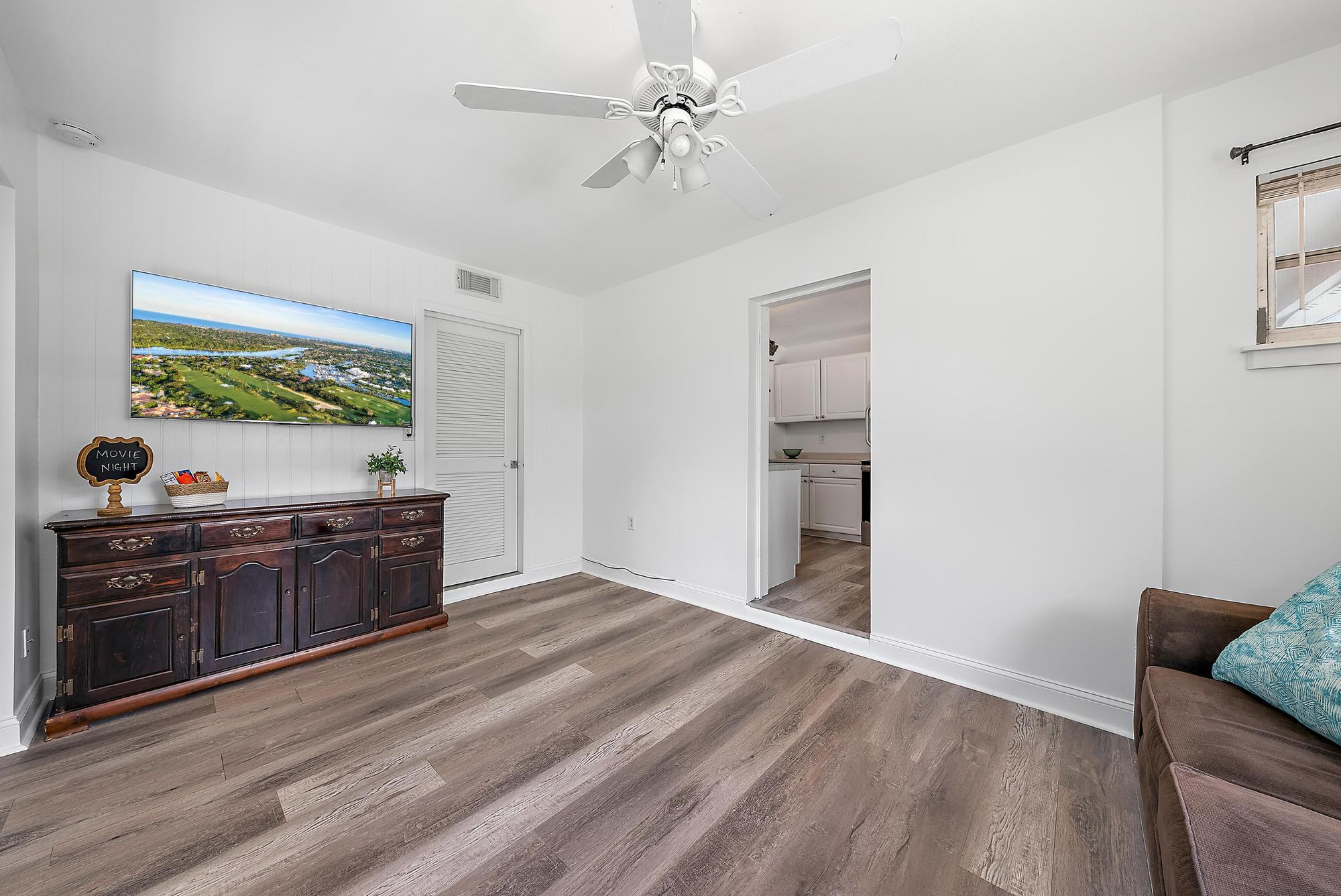 1017 SE 16th Court, Stuart