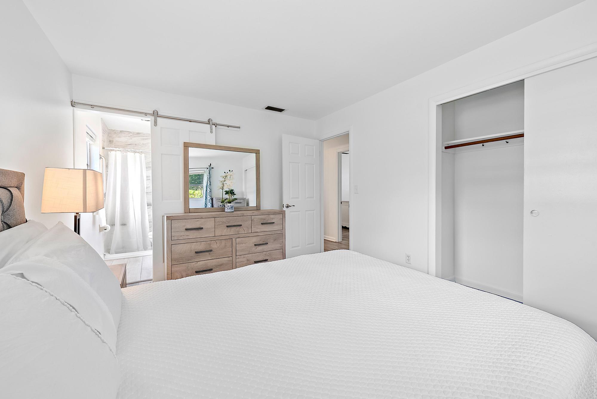 1017 SE 16th Court, Stuart