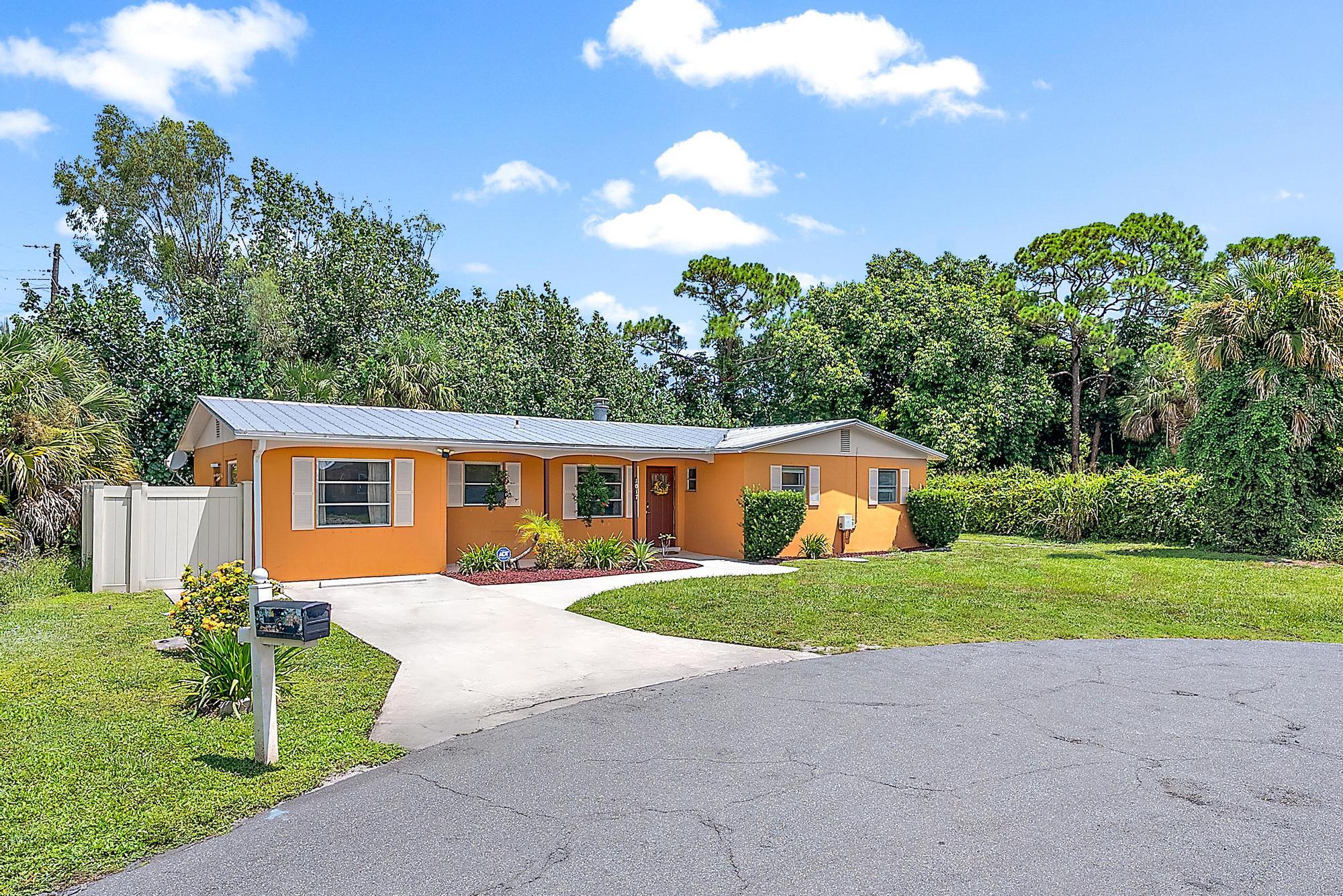 1017 SE 16th Court, Stuart