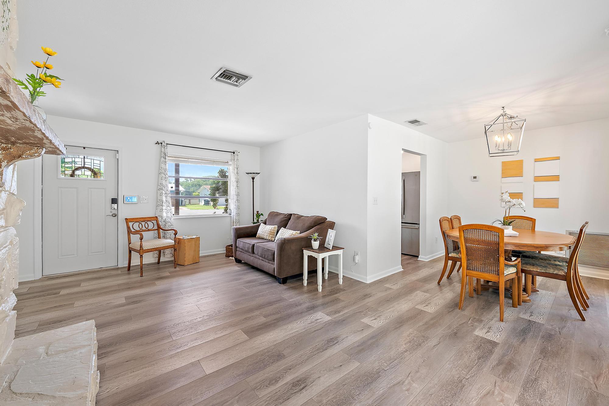 1017 SE 16th Court, Stuart