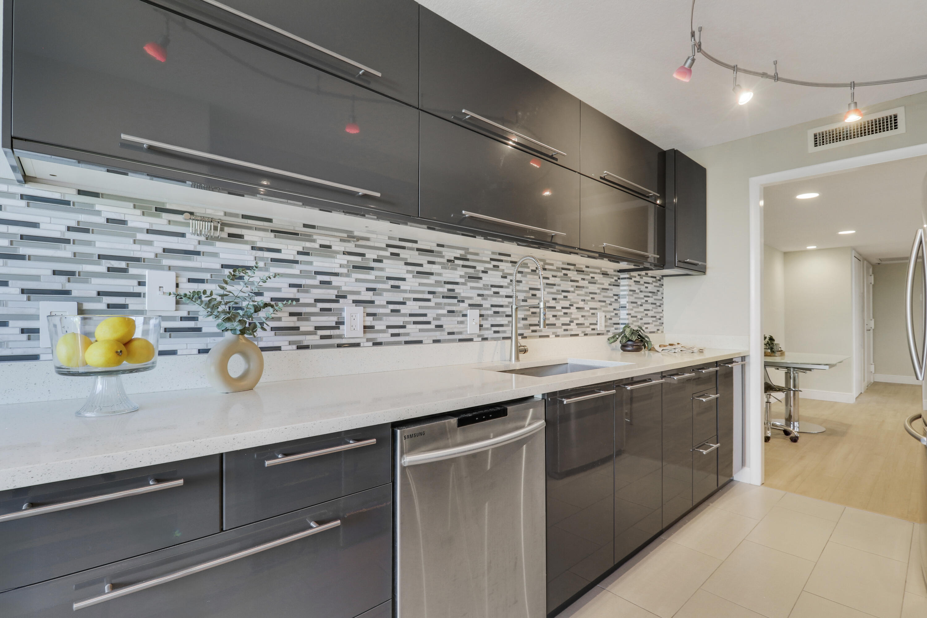 4200 N Ocean Drive 2-204, Singer Island Unit: 2-204