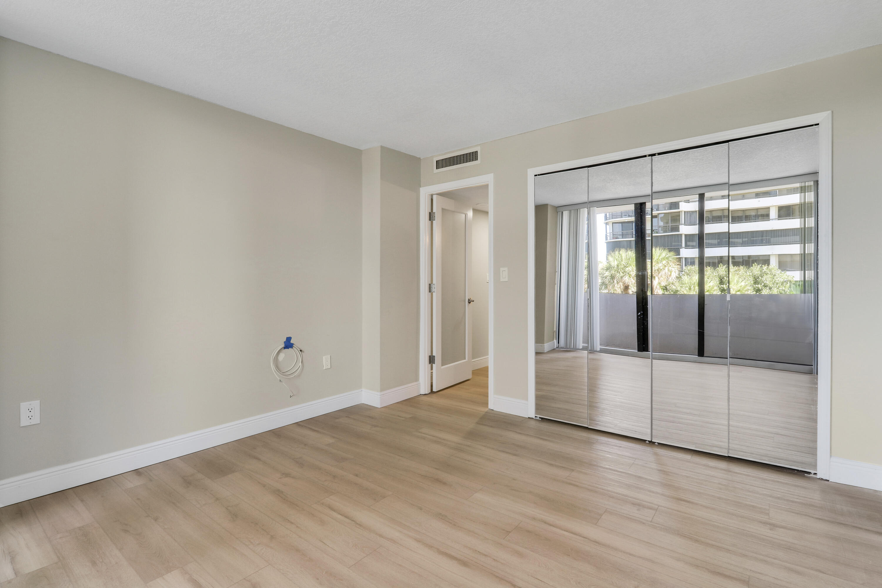 4200 N Ocean Drive 2-204, Singer Island Unit: 2-204