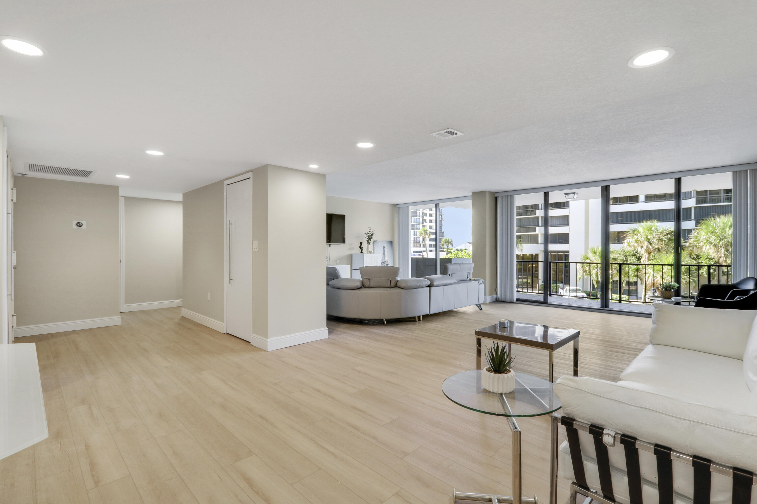 4200 N Ocean Drive 2-204, Singer Island Unit: 2-204