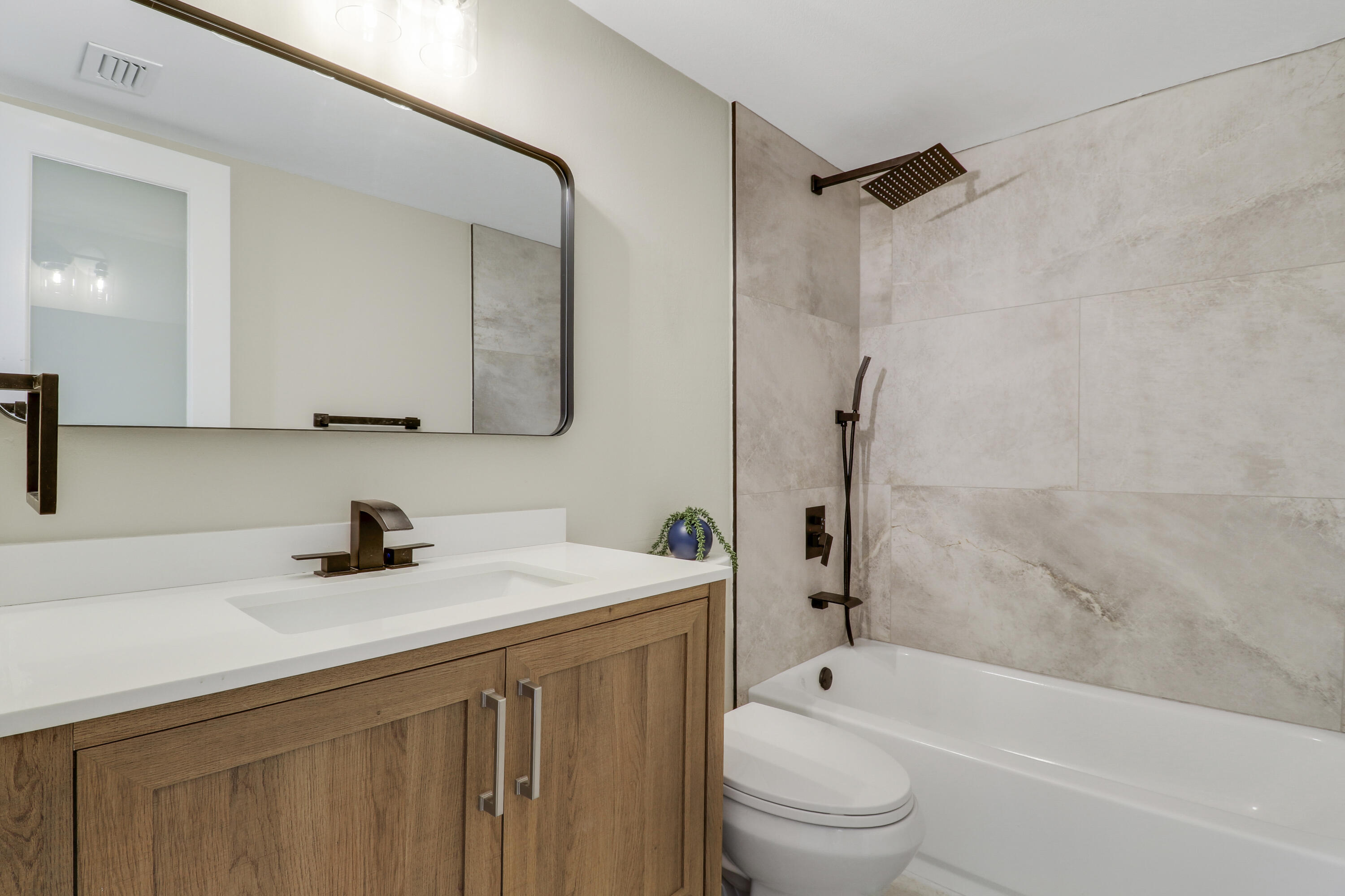 4200 N Ocean Drive 2-204, Singer Island Unit: 2-204