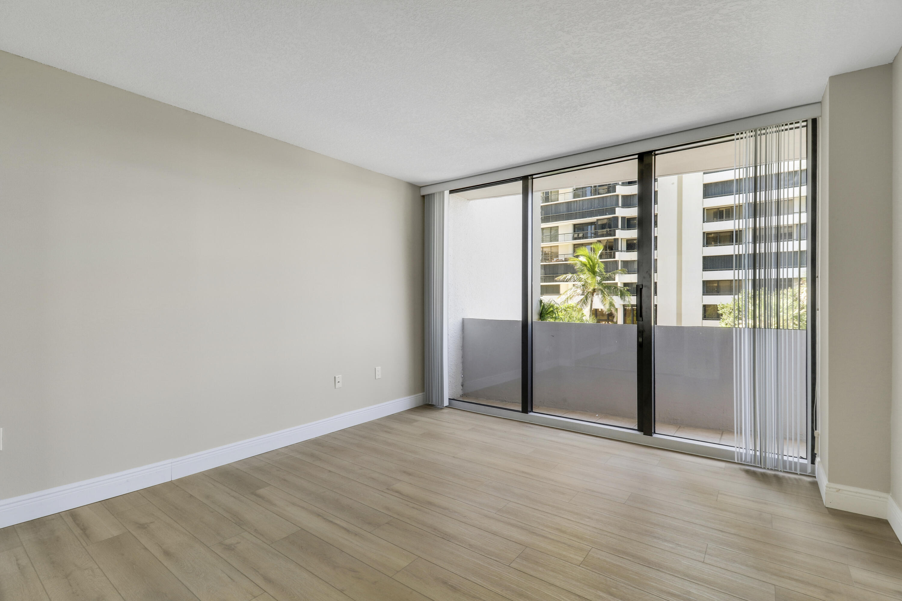 4200 N Ocean Drive 2-204, Singer Island Unit: 2-204