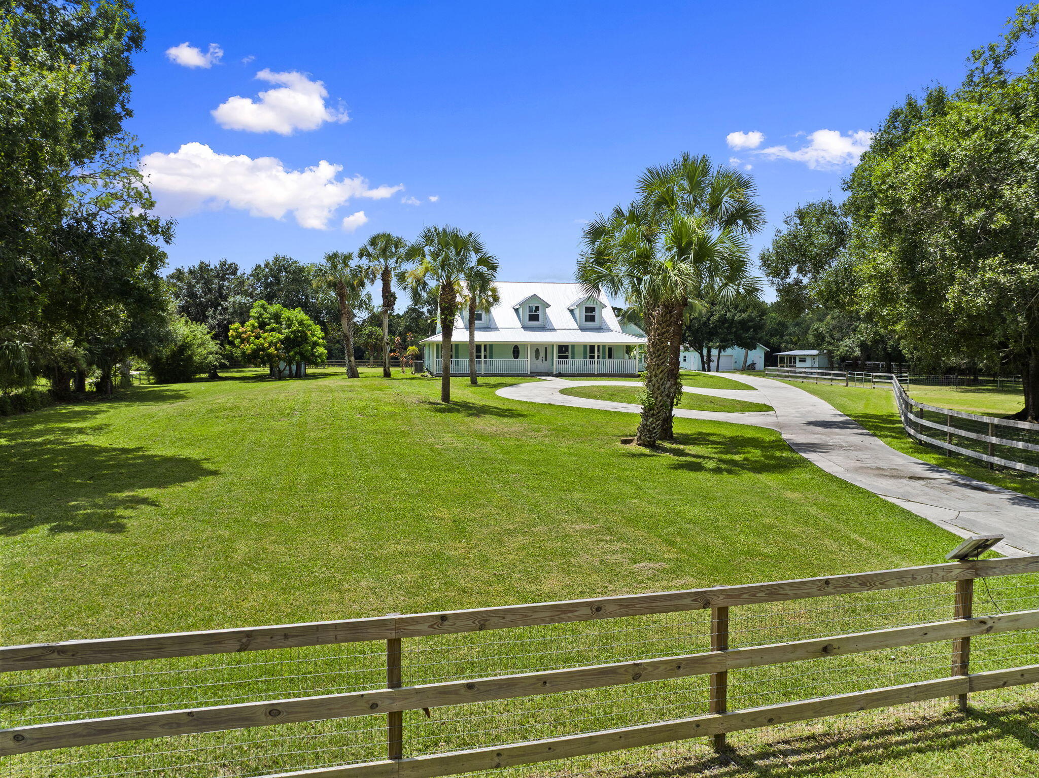 5454 SW Quail Hollow Street