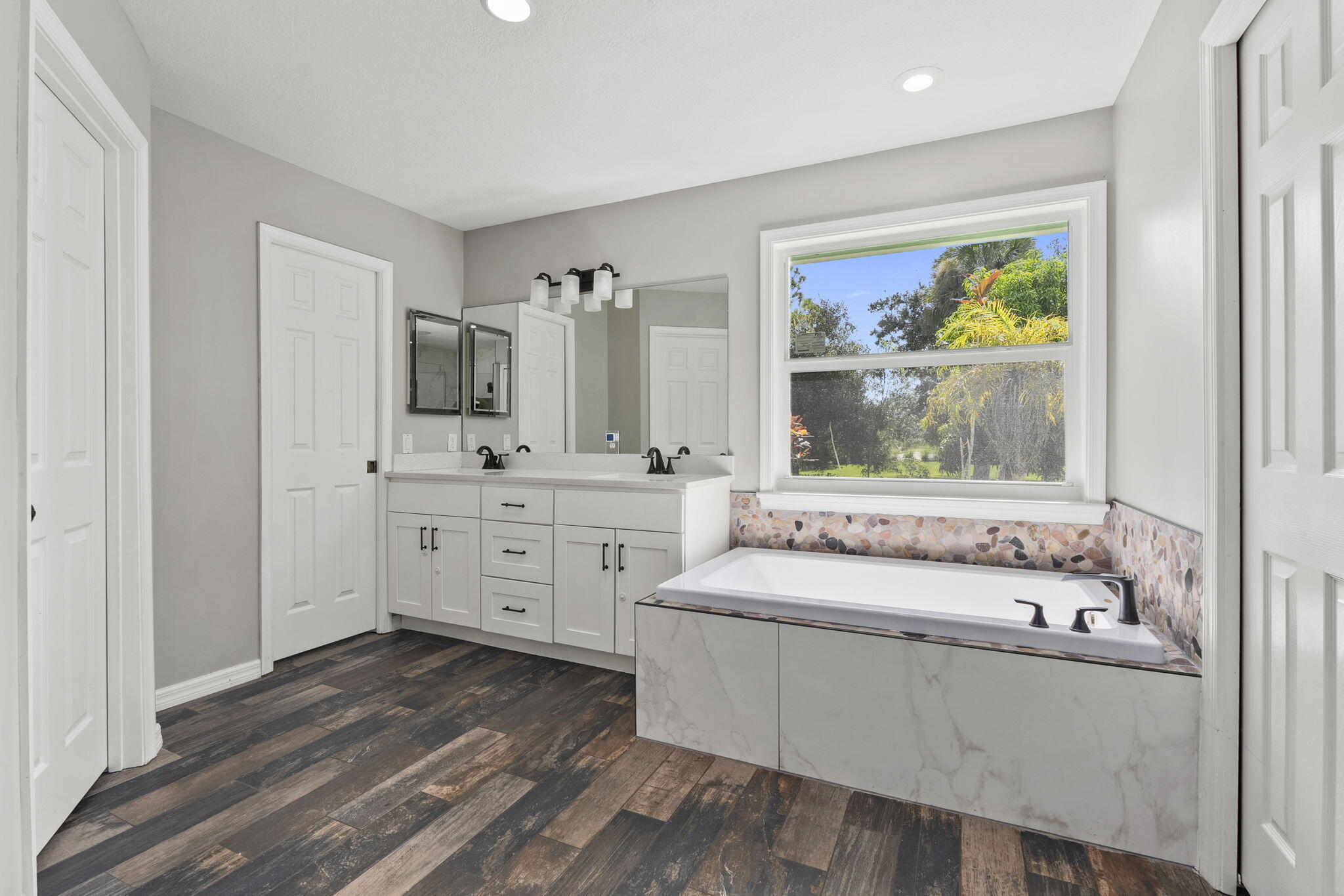 5454 SW Quail Hollow Street