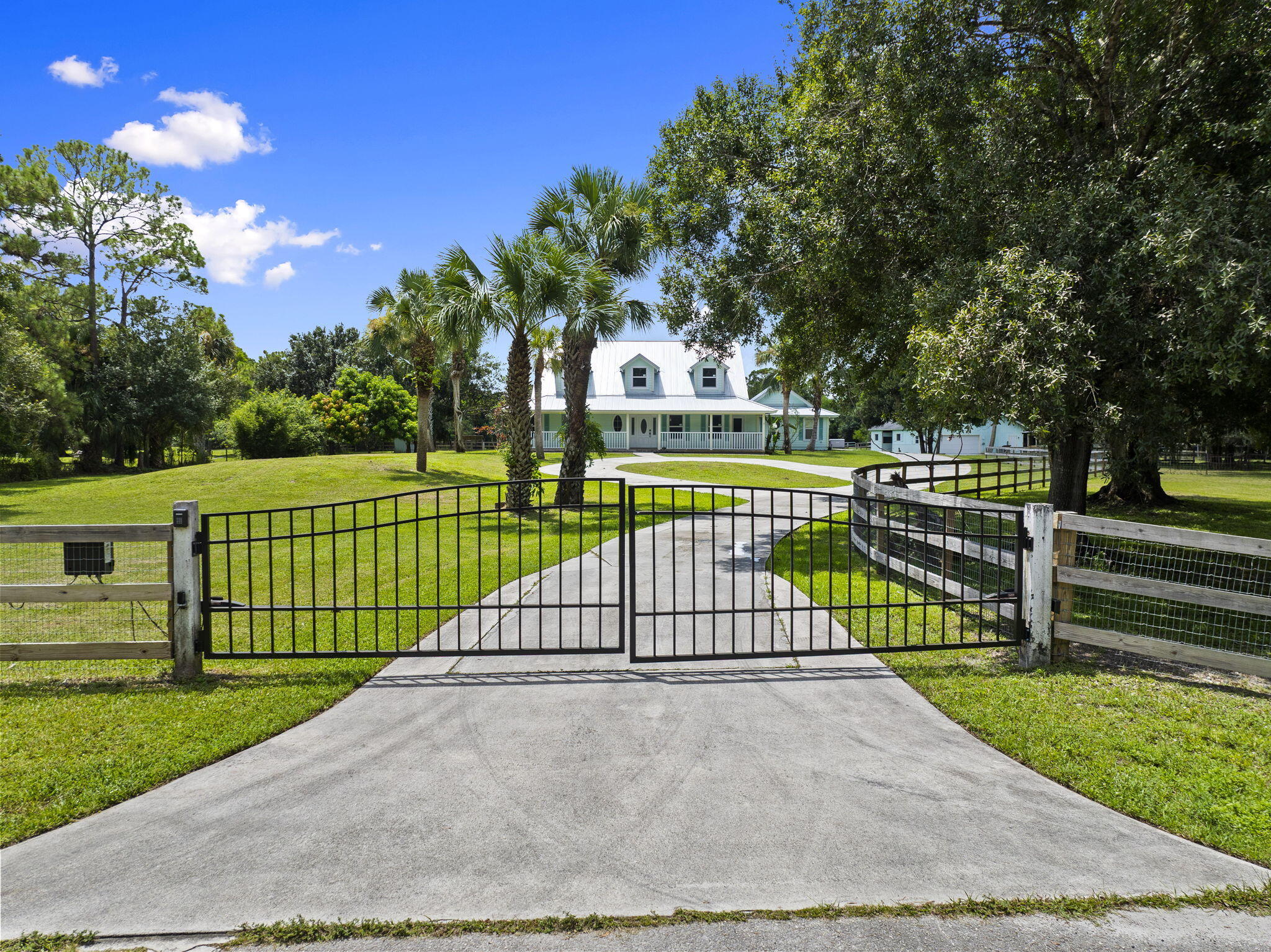 5454 SW Quail Hollow Street