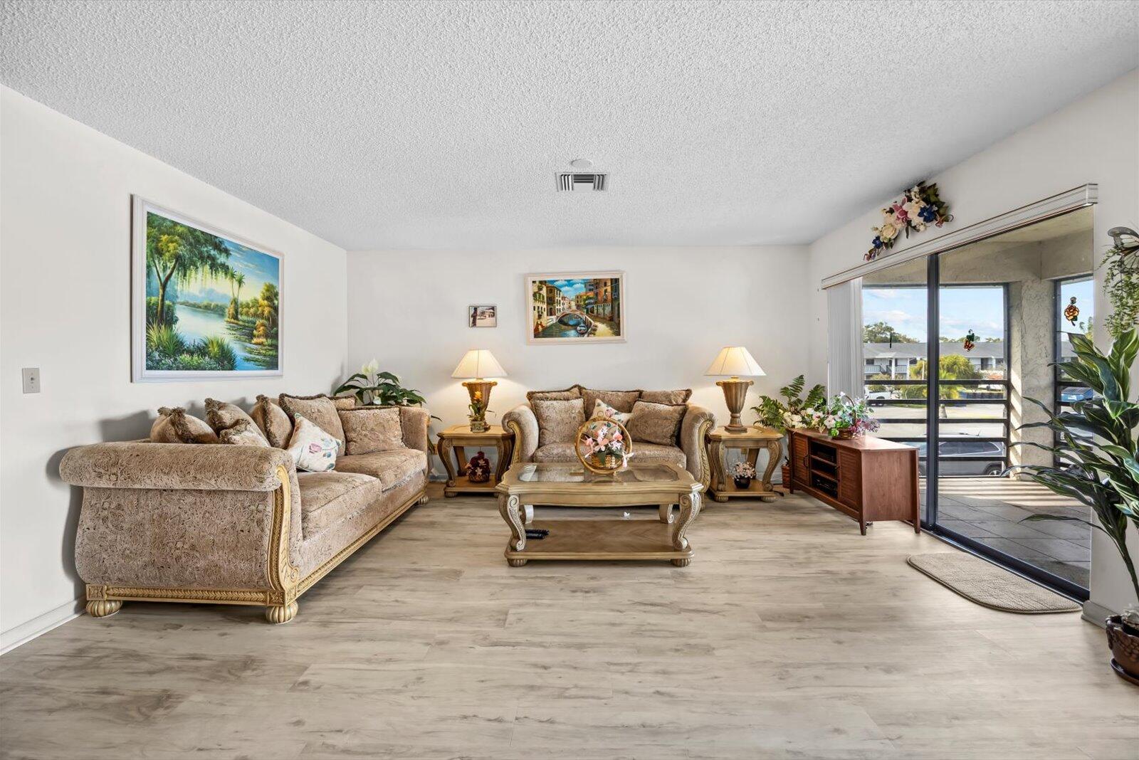 1250 SE Parkview Place C6