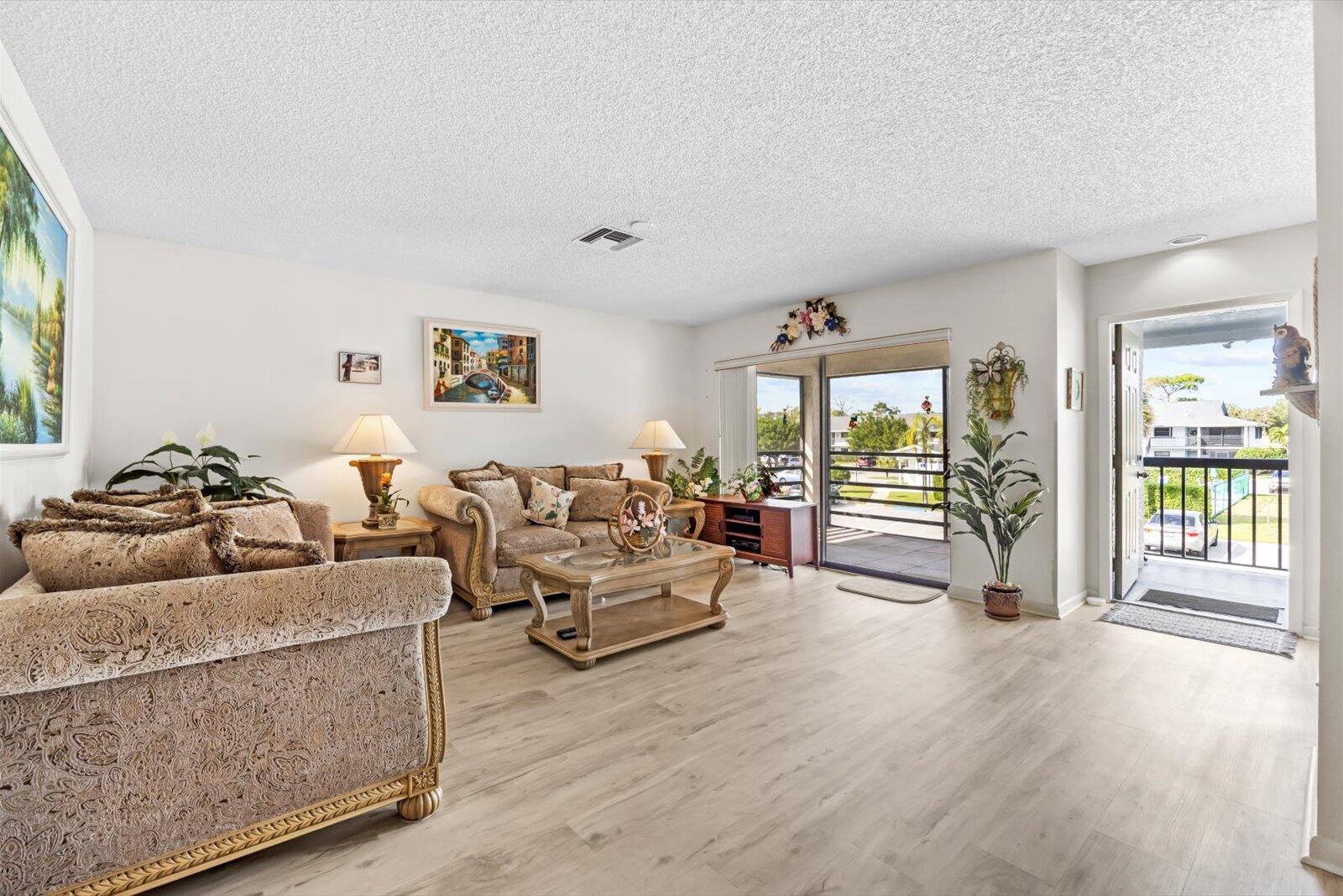 1250 SE Parkview Place C6