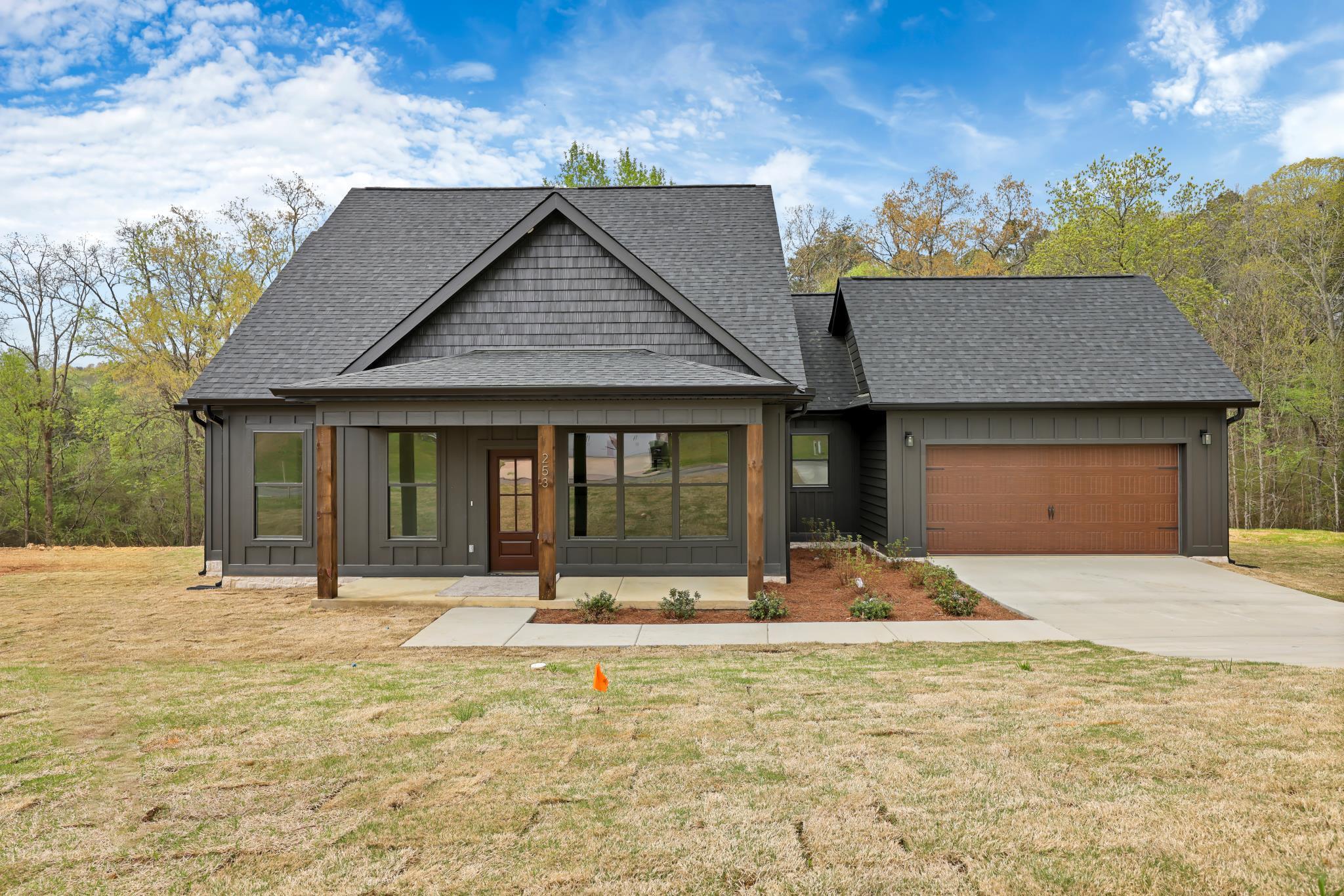 253 Sentry Oaks