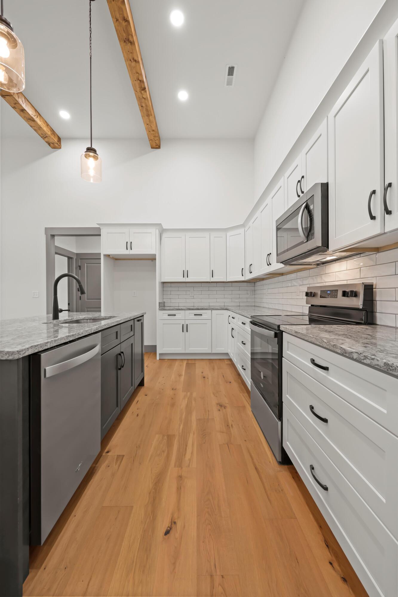 253 Sentry Oaks