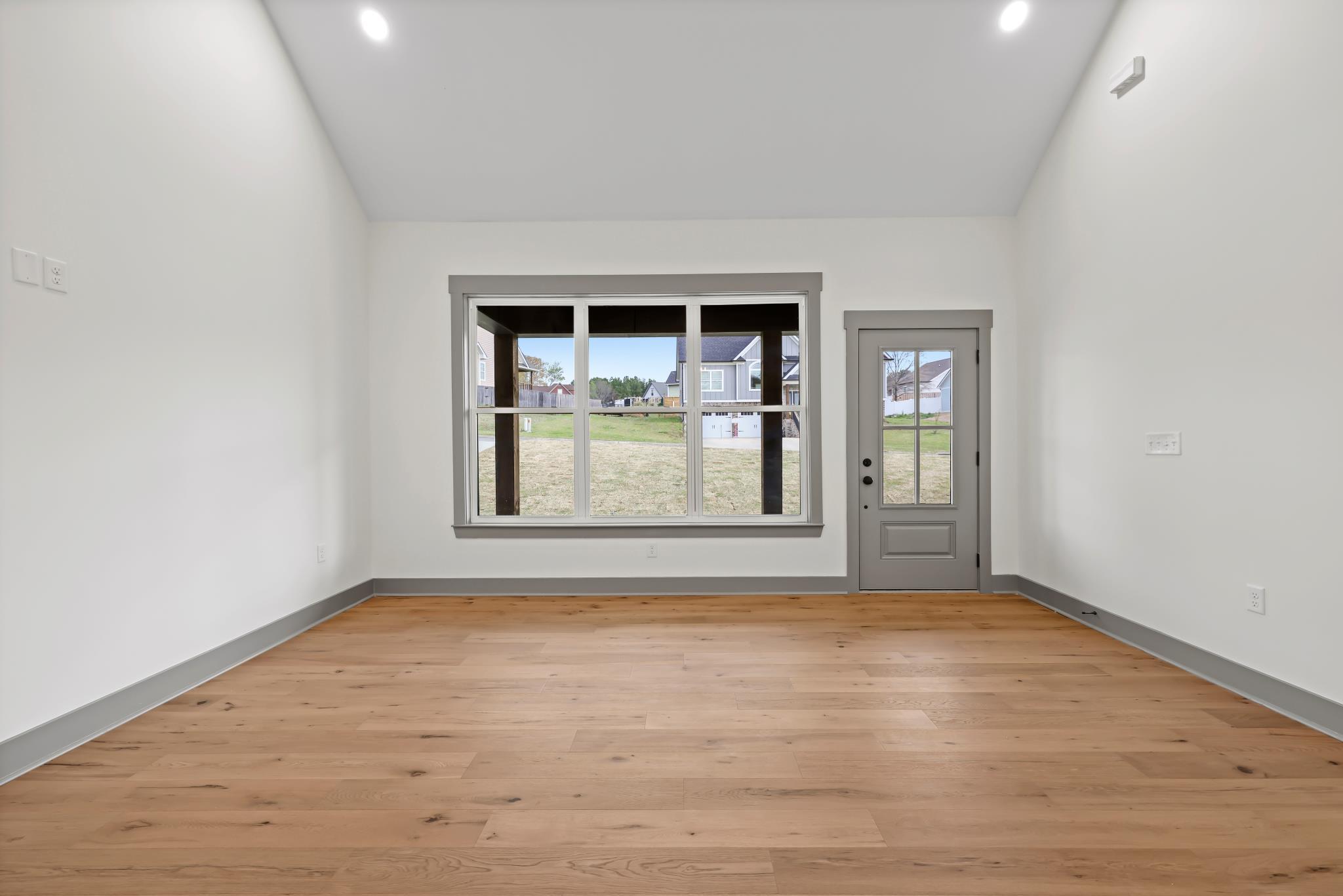 253 Sentry Oaks