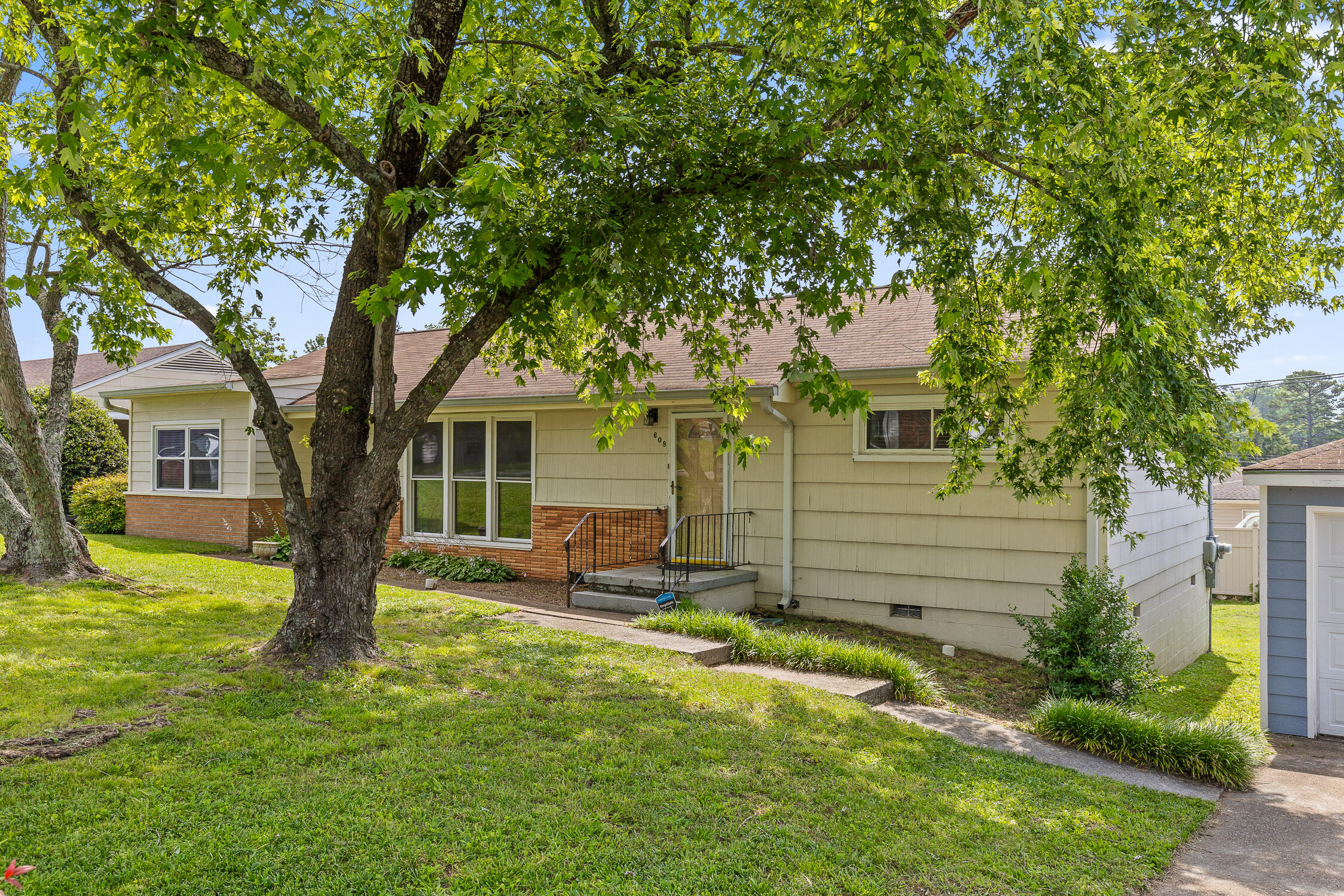 608 Maple Lane