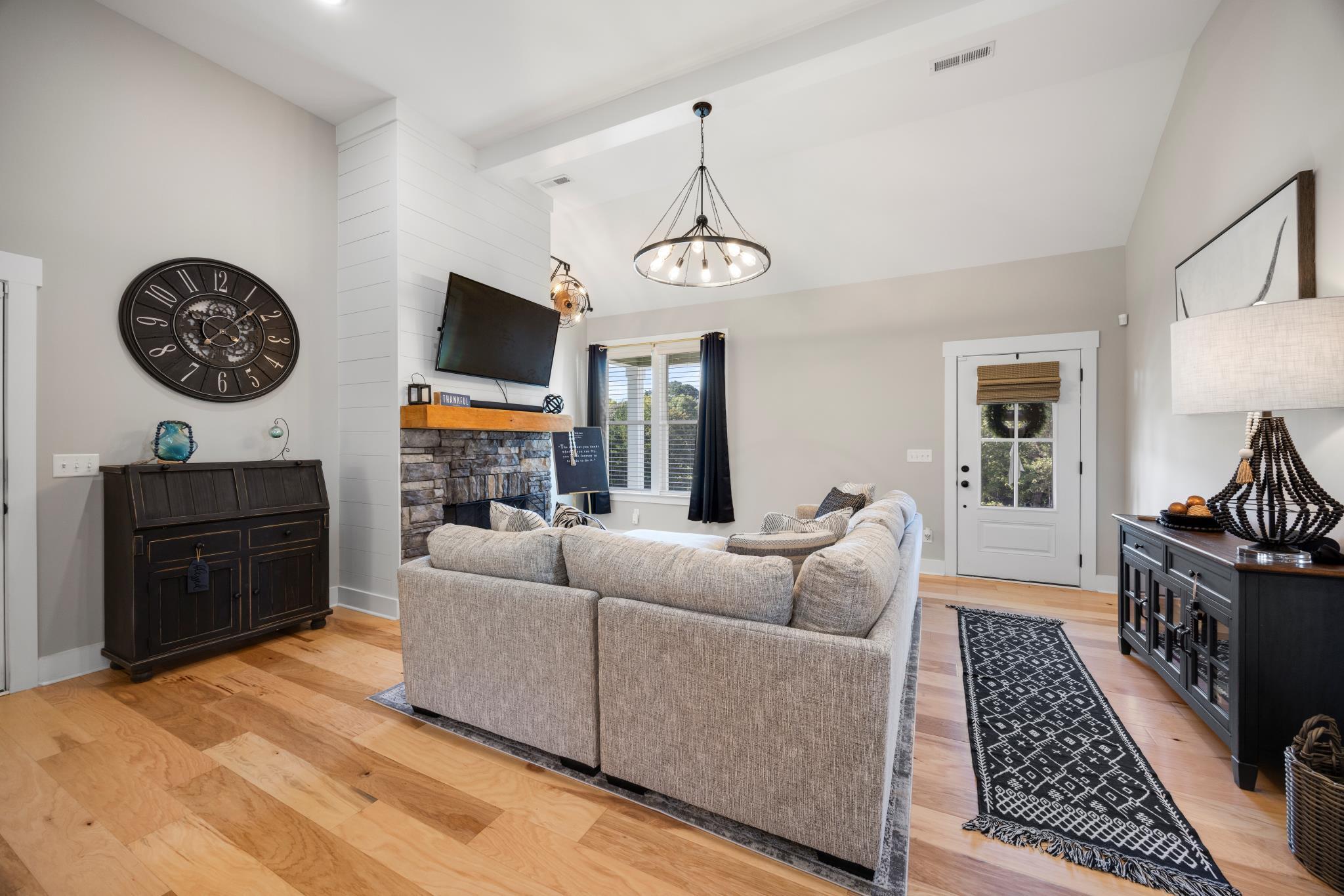 15 Seven Pines Lane