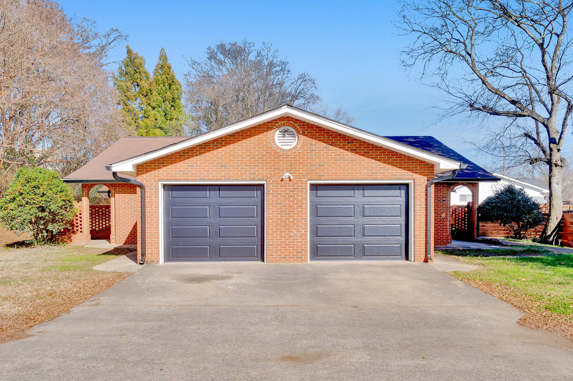 1605 Albert Lane