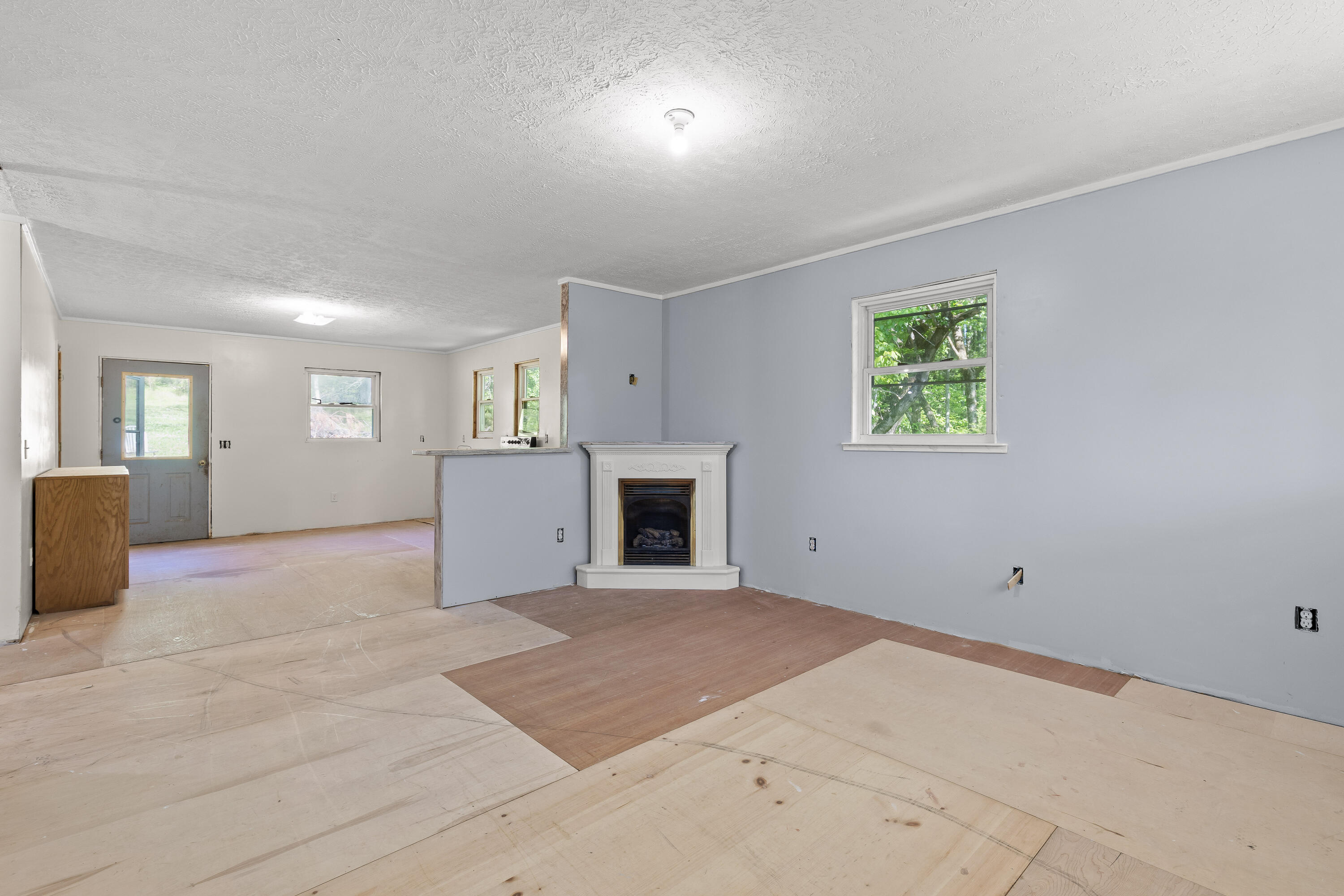 1013 Hotwater Road