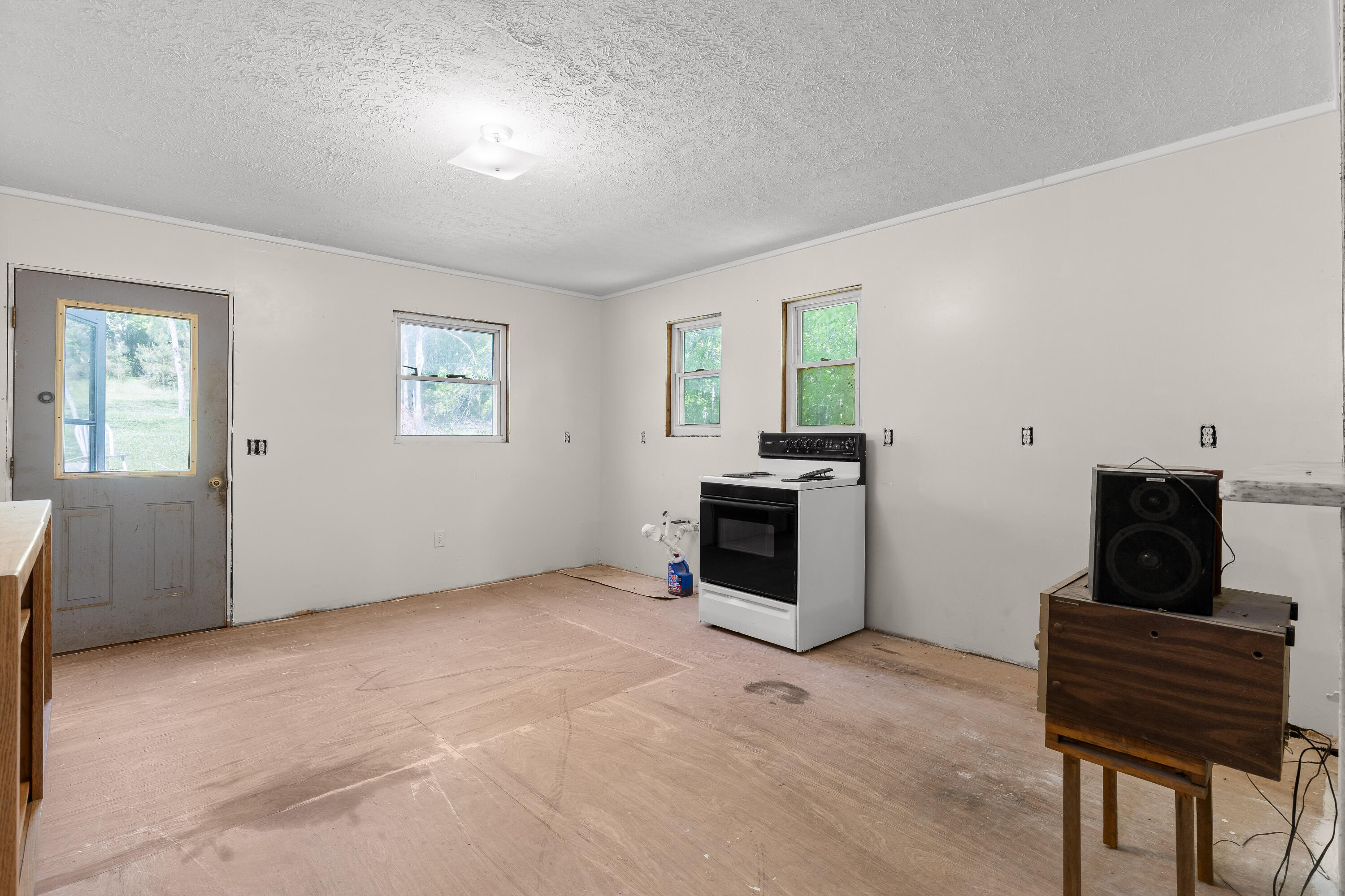 1013 Hotwater Road